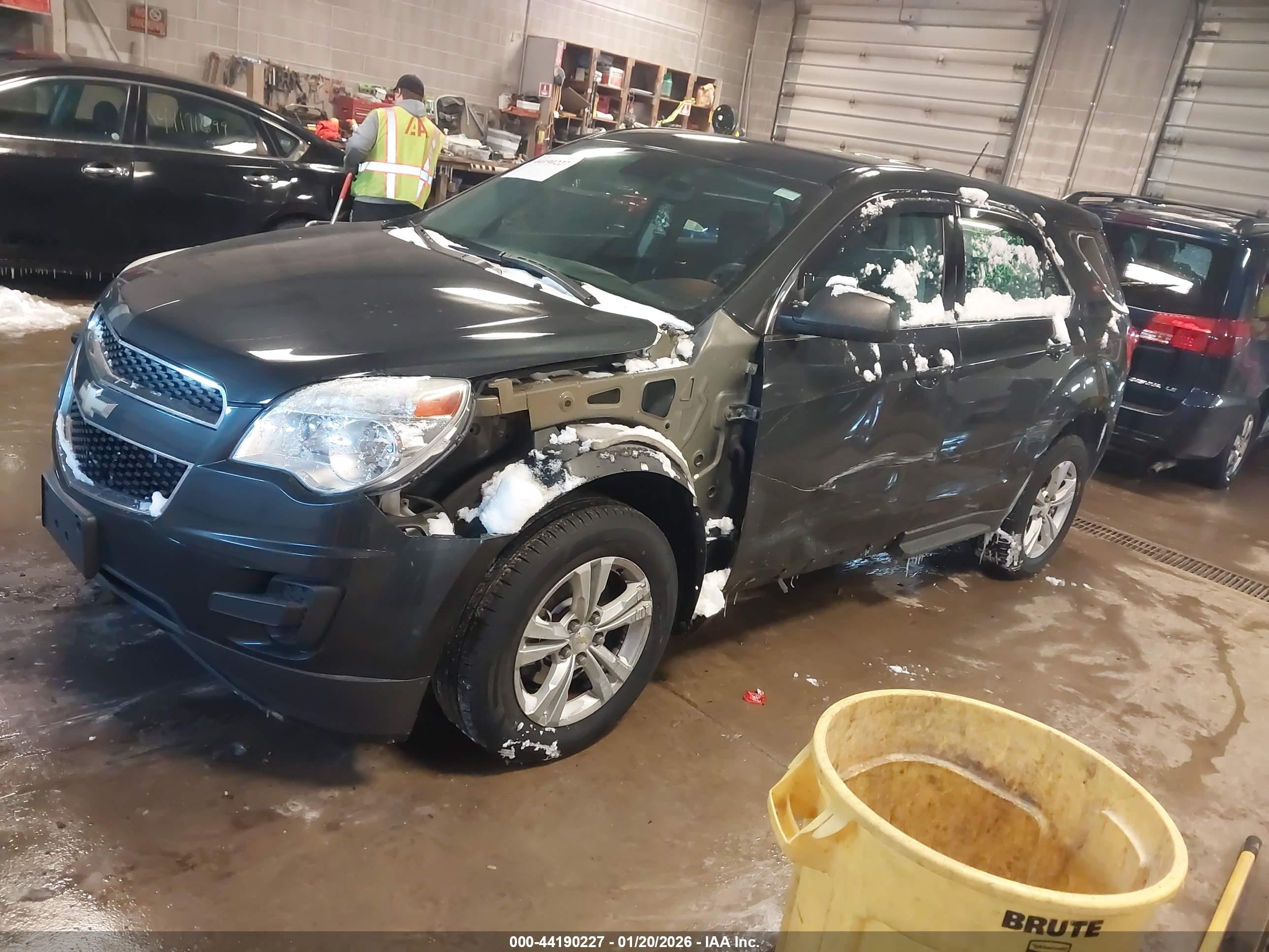 CHEVROLET EQUINOX image 2