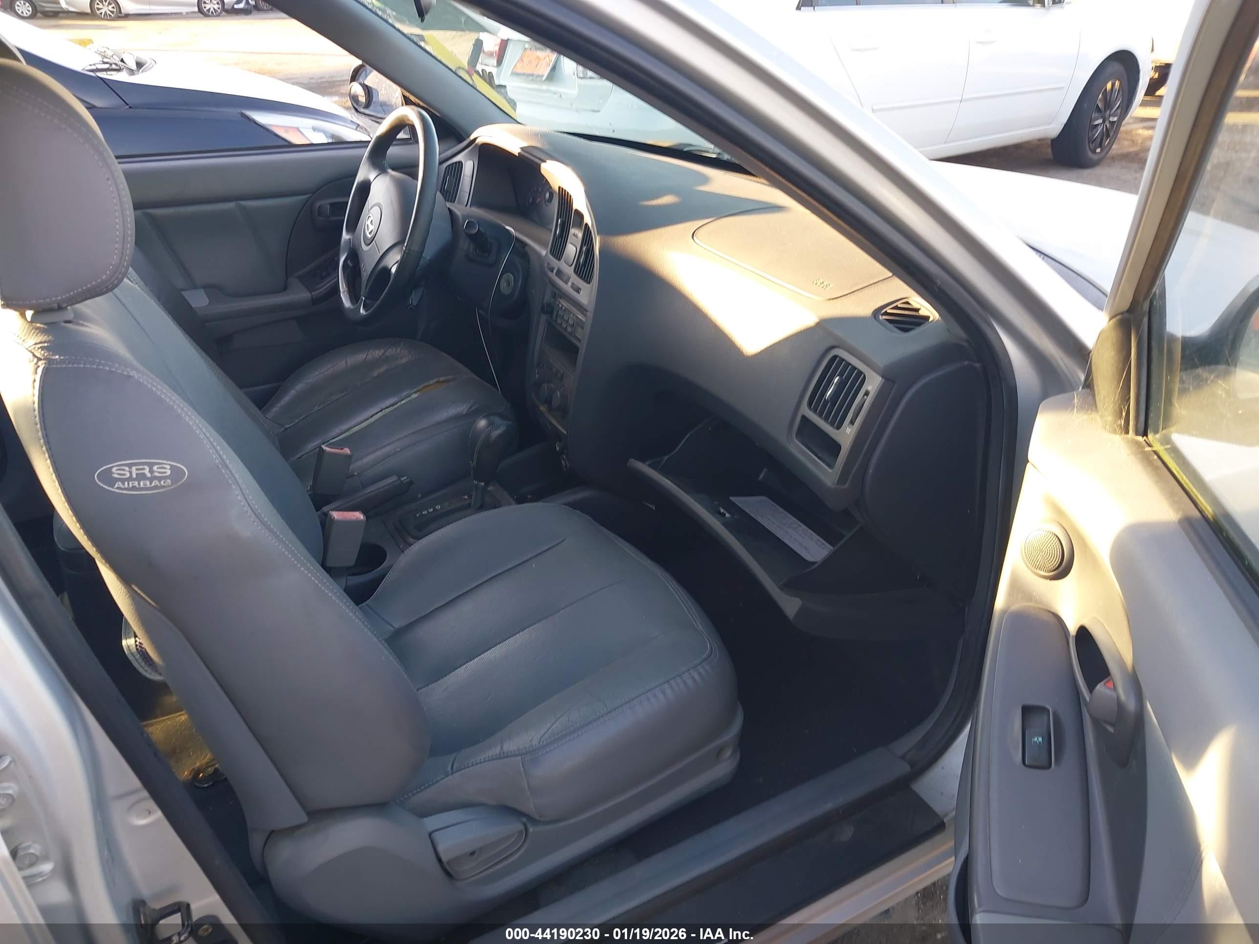 HYUNDAI ELANTRA image 5