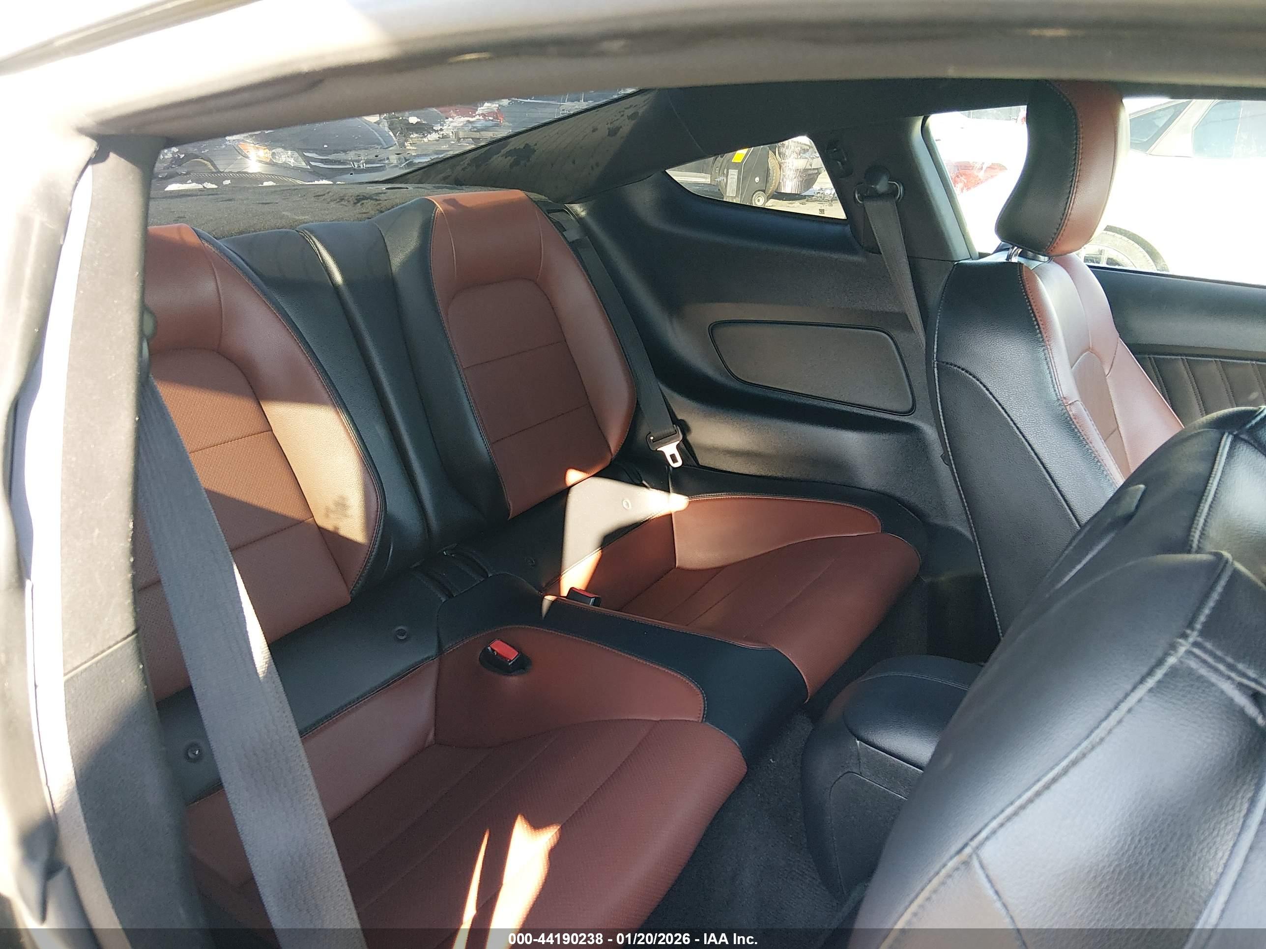 FORD MUSTANG image 8