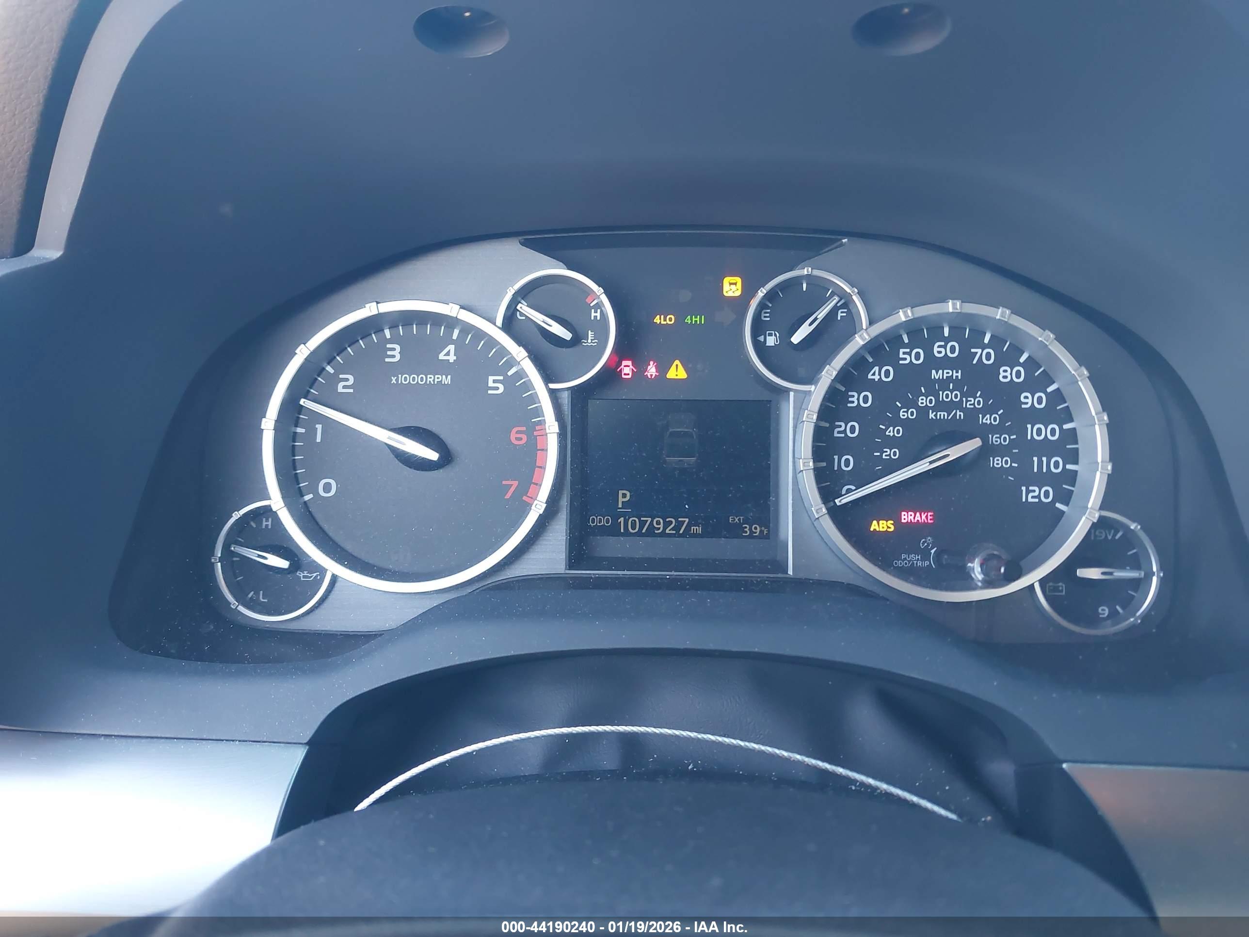 TOYOTA TUNDRA image 7
