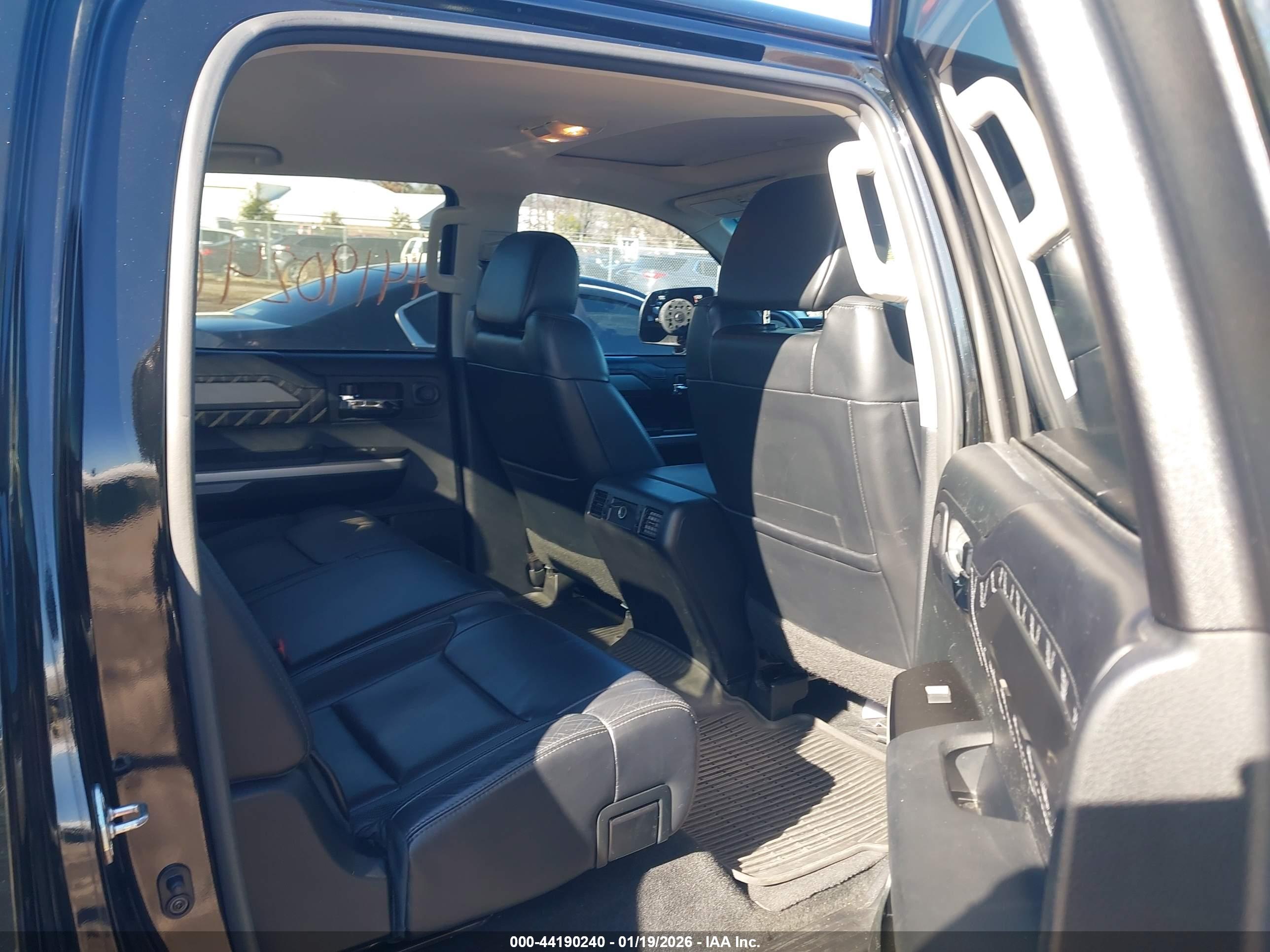 TOYOTA TUNDRA image 8