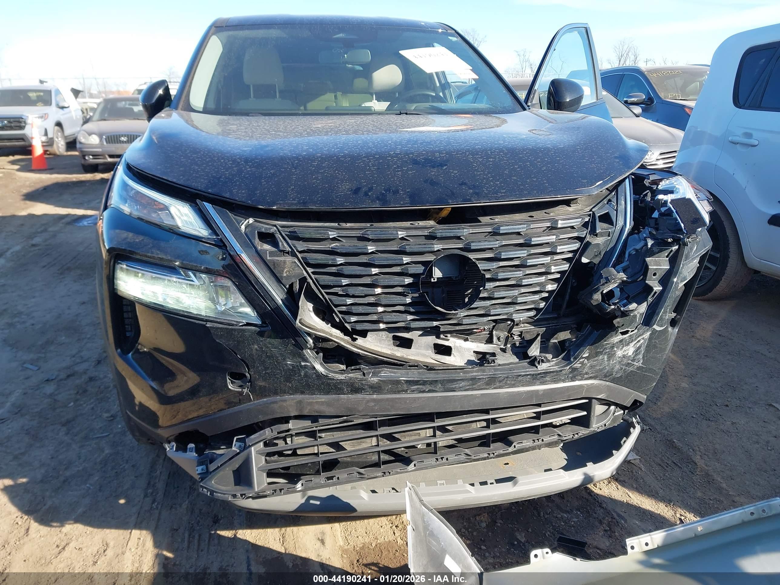 NISSAN ROGUE image 6