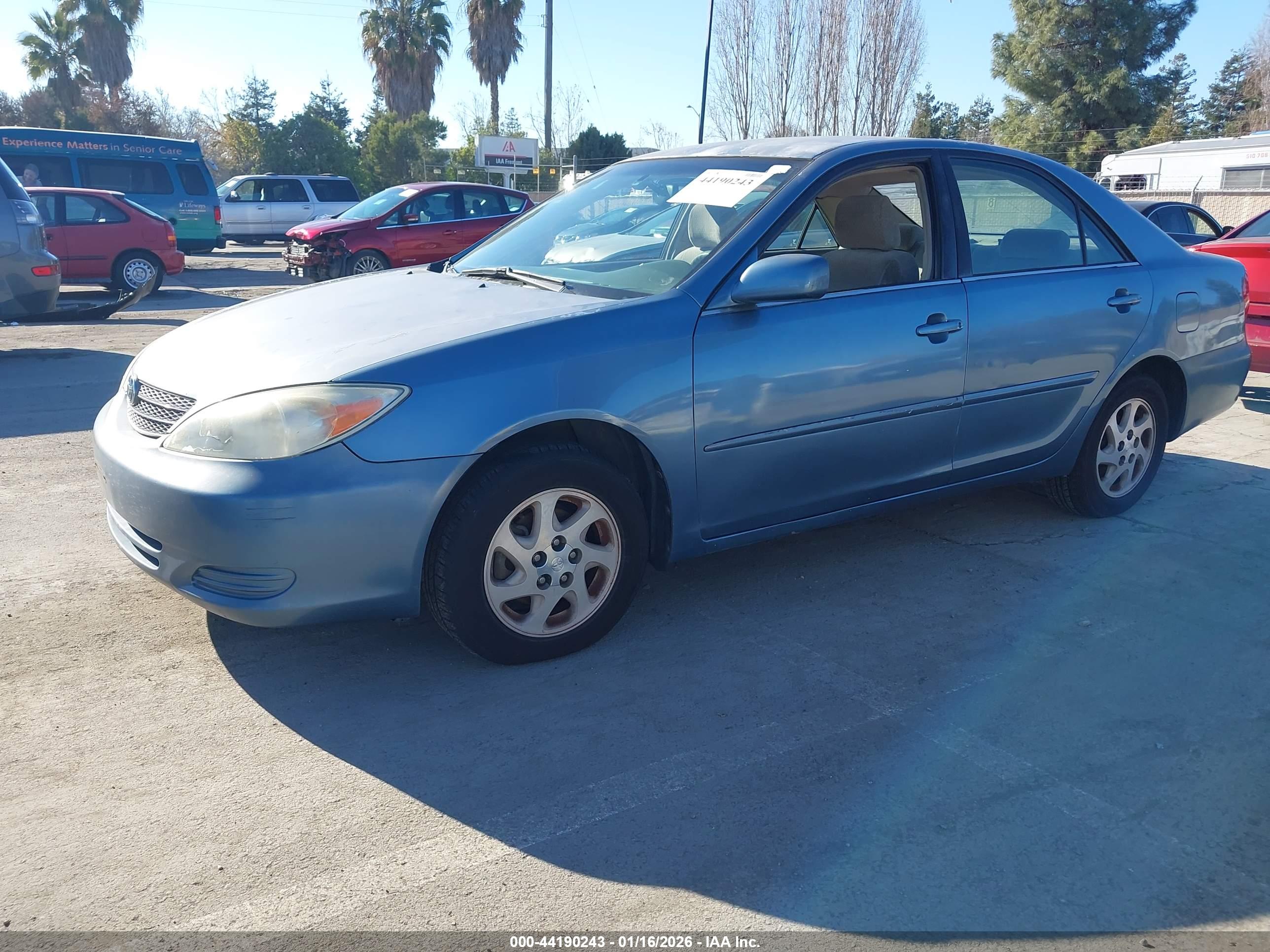 TOYOTA CAMRY image 2