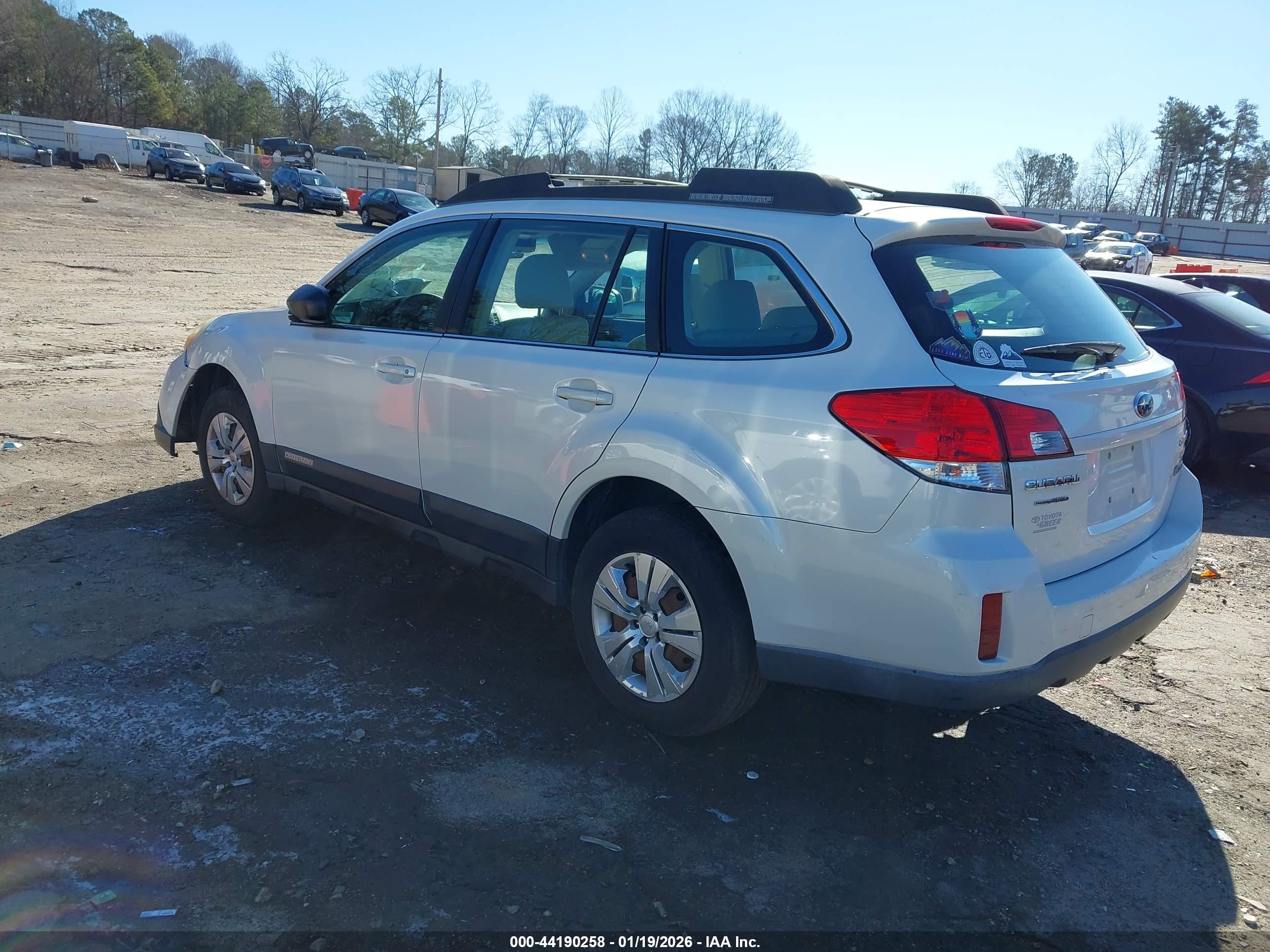 SUBARU OUTBACK image 3