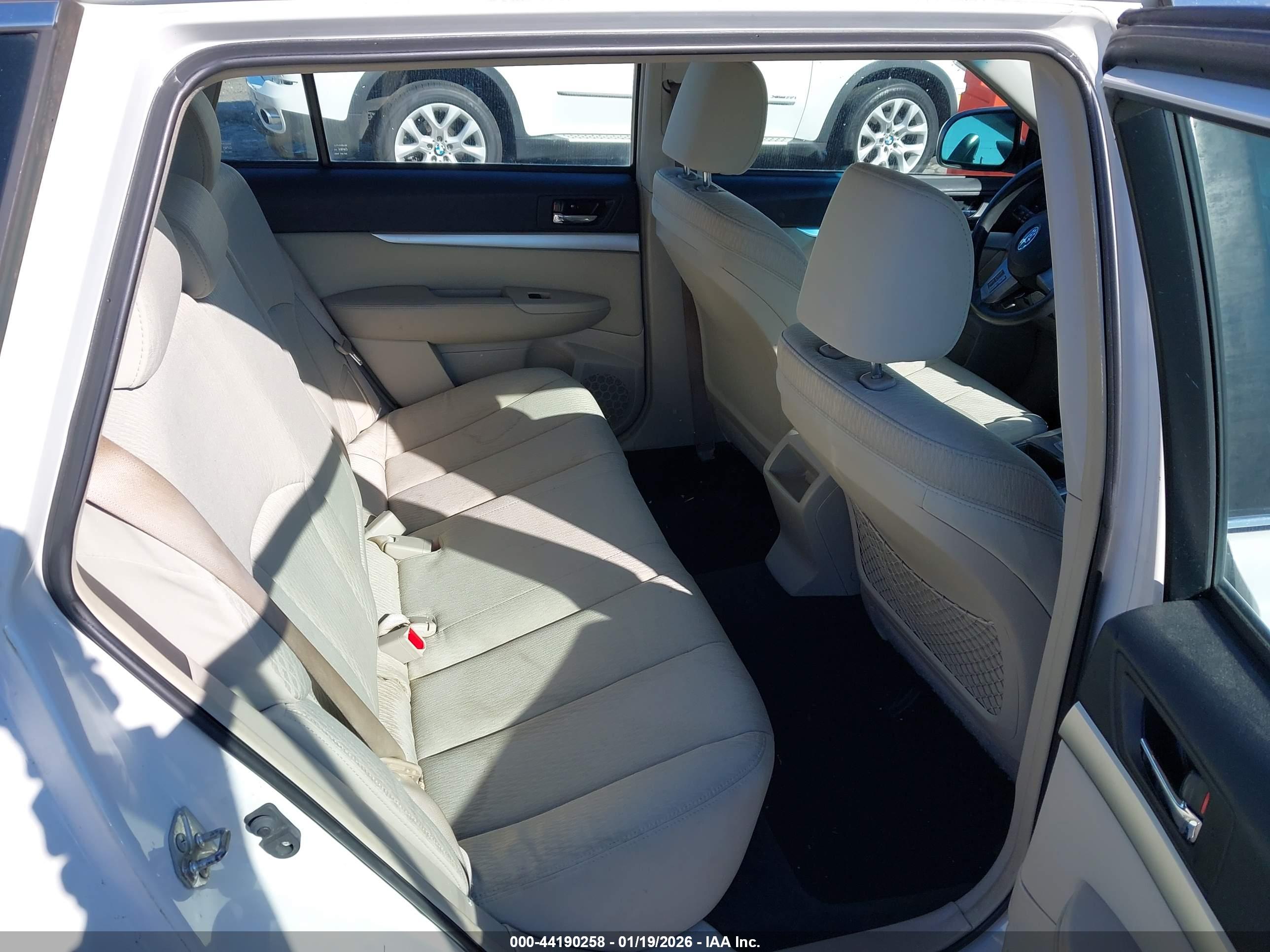 SUBARU OUTBACK image 8