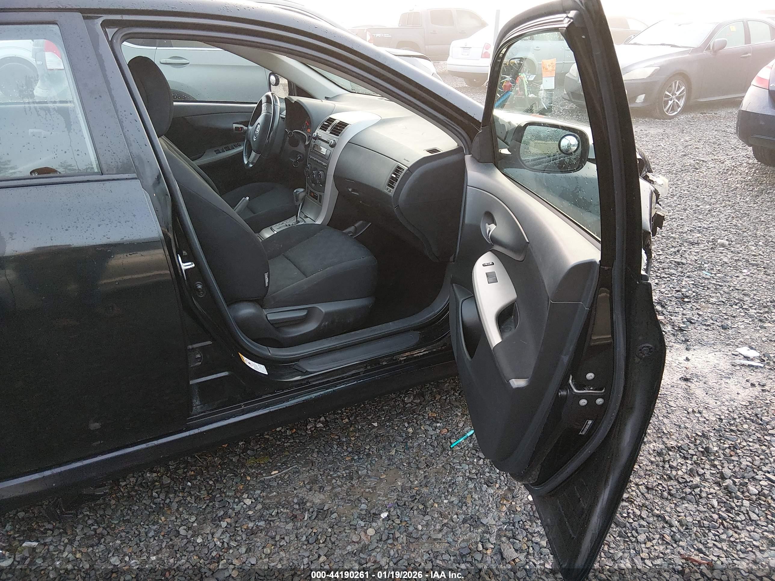 TOYOTA COROLLA image 5