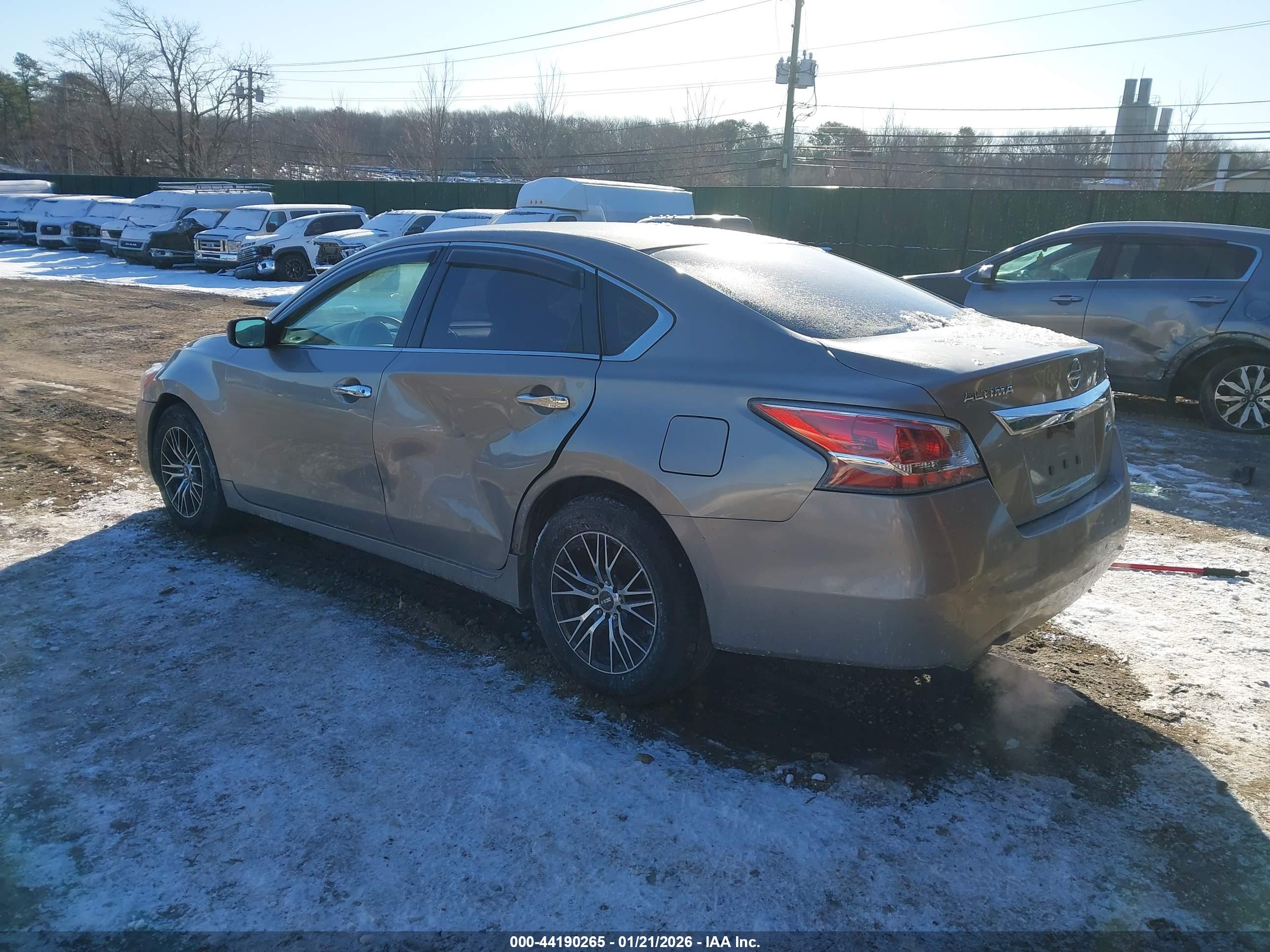 NISSAN ALTIMA image 3