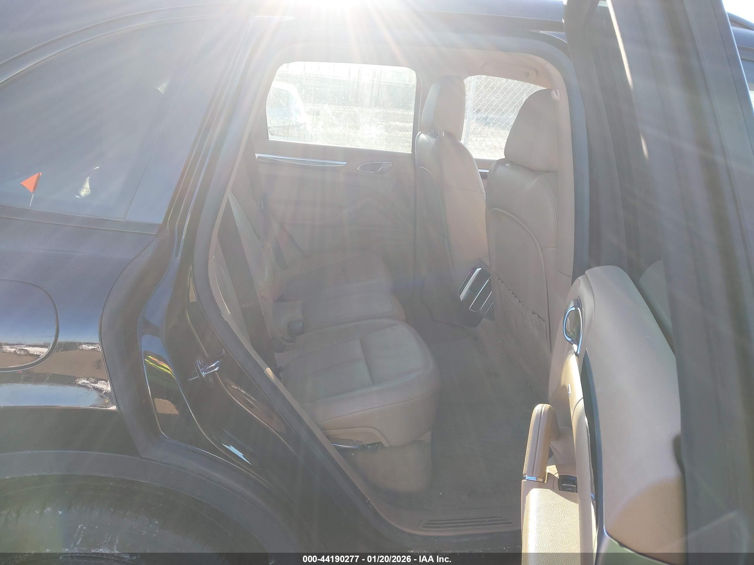 PORSCHE CAYENNE image 8