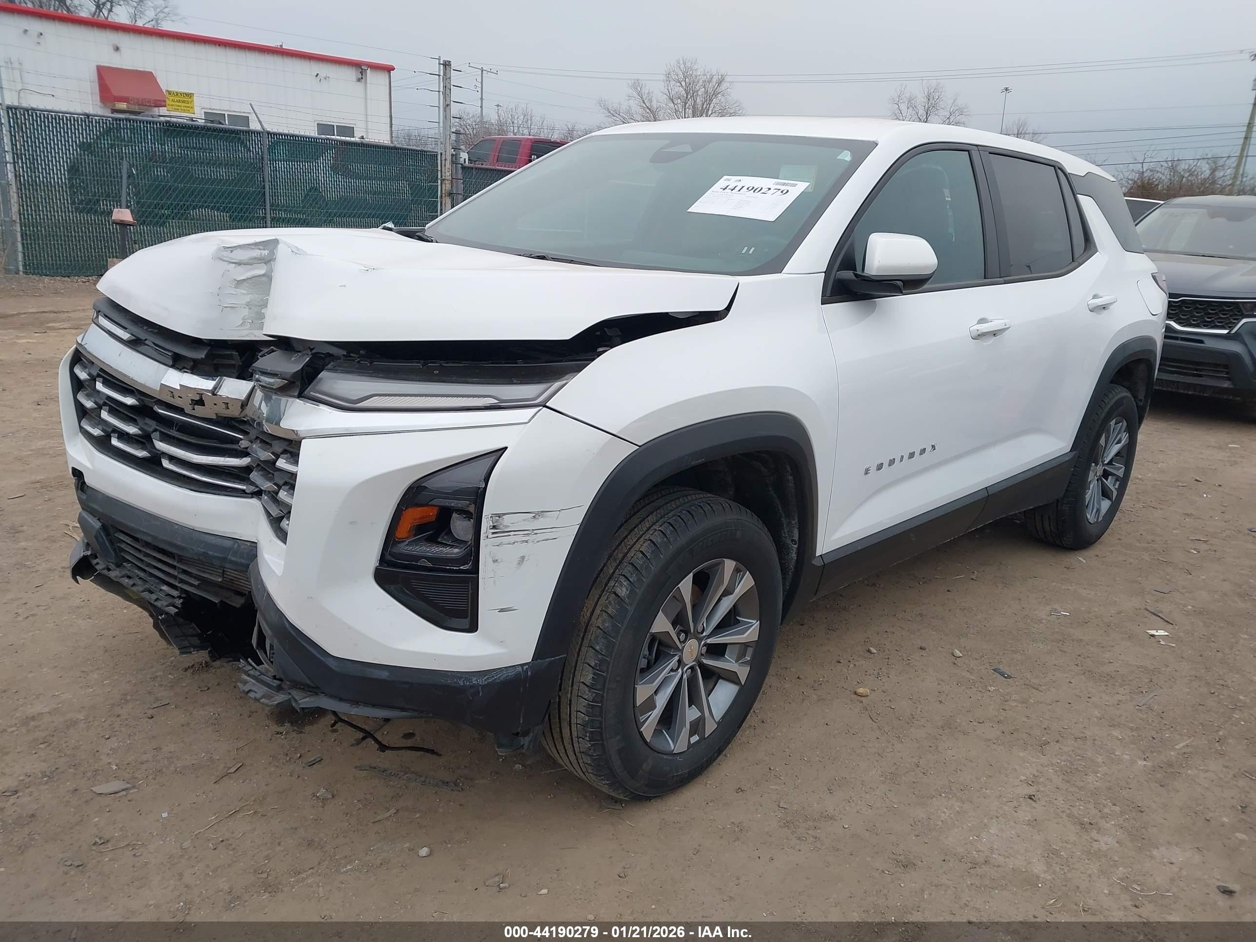 CHEVROLET EQUINOX image 2