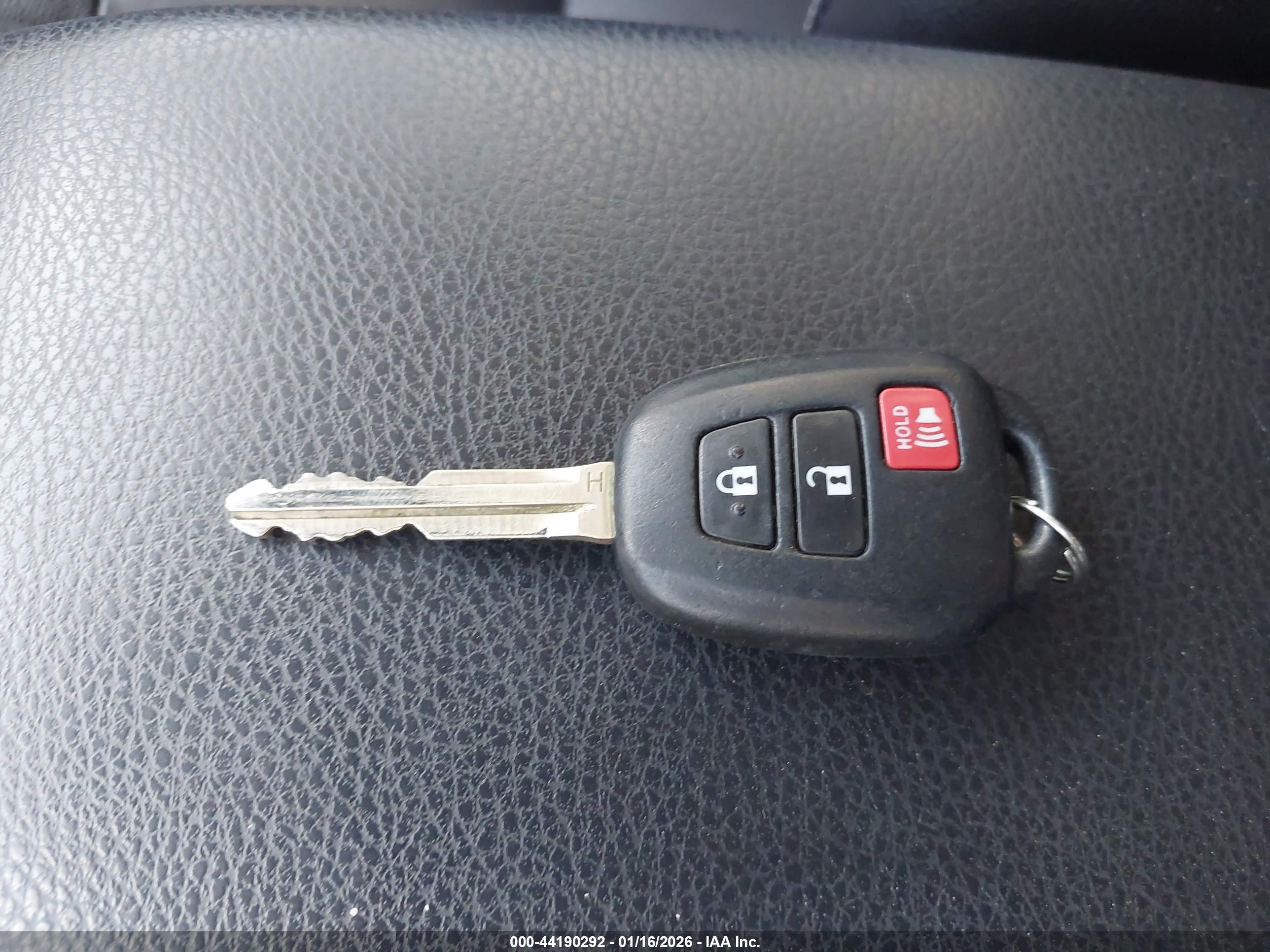 TOYOTA RAV4 image 11