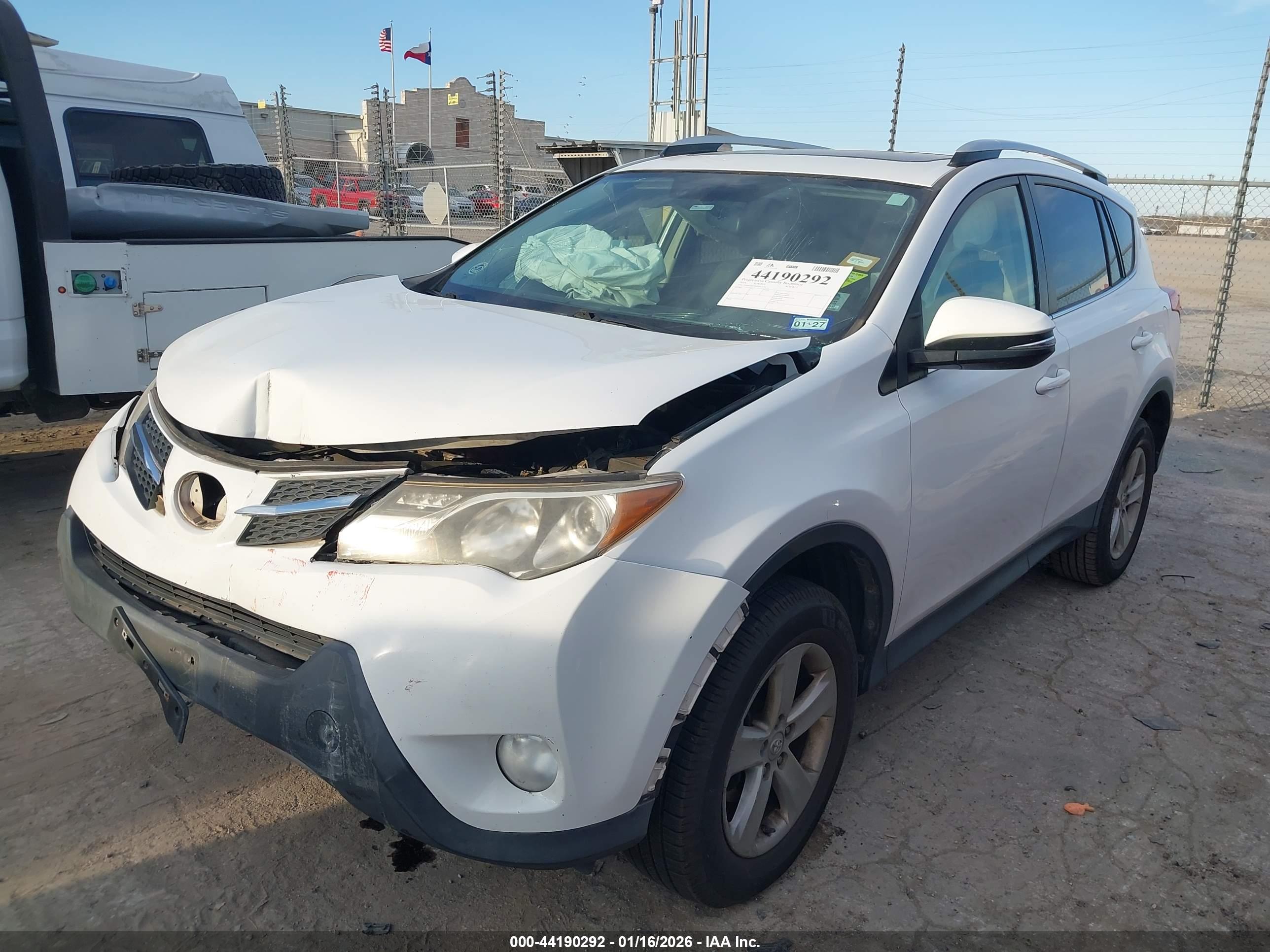 TOYOTA RAV4 image 2