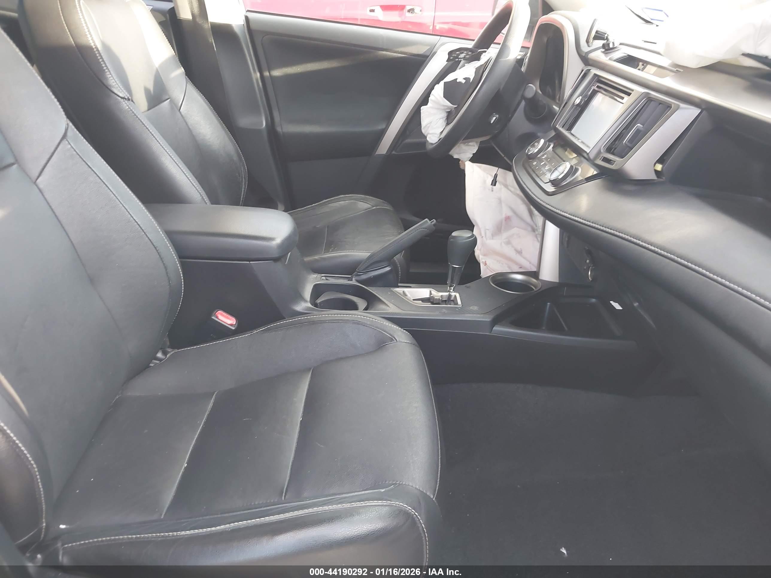 TOYOTA RAV4 image 5