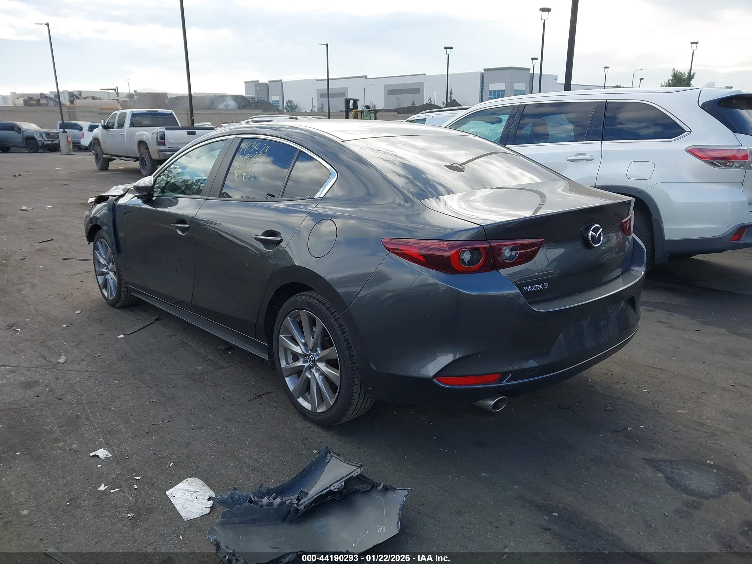 MAZDA MAZDA3 image 3
