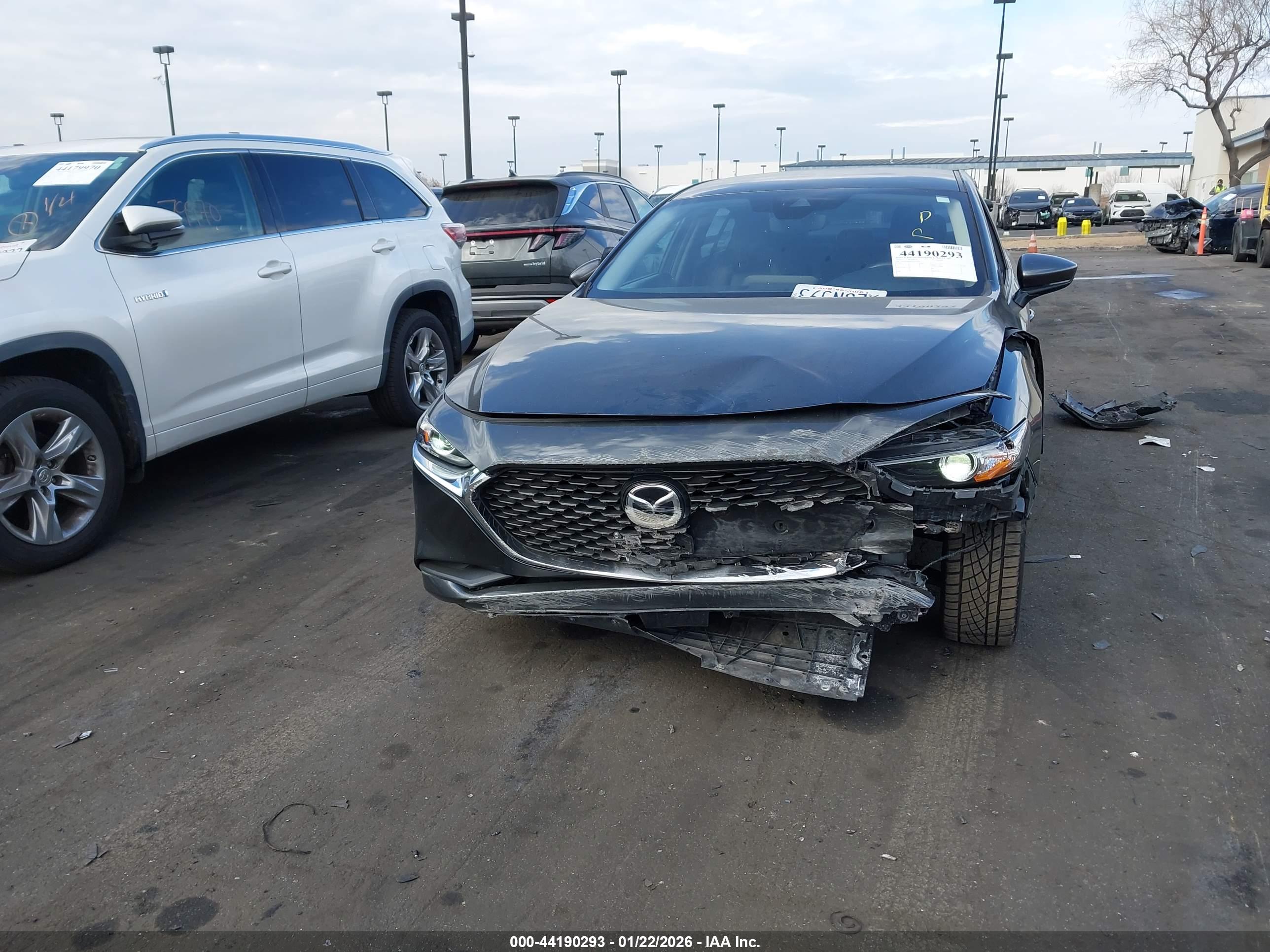 MAZDA MAZDA3 image 6