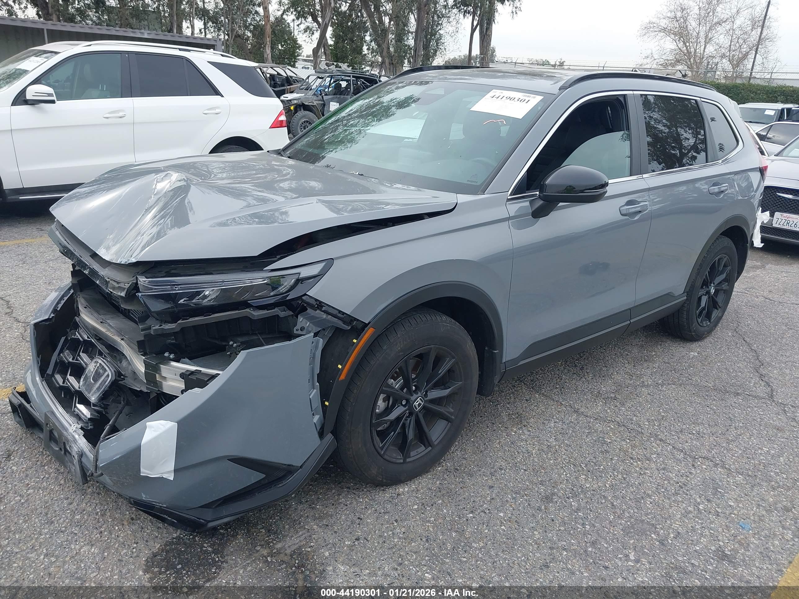 HONDA CR-V image 2