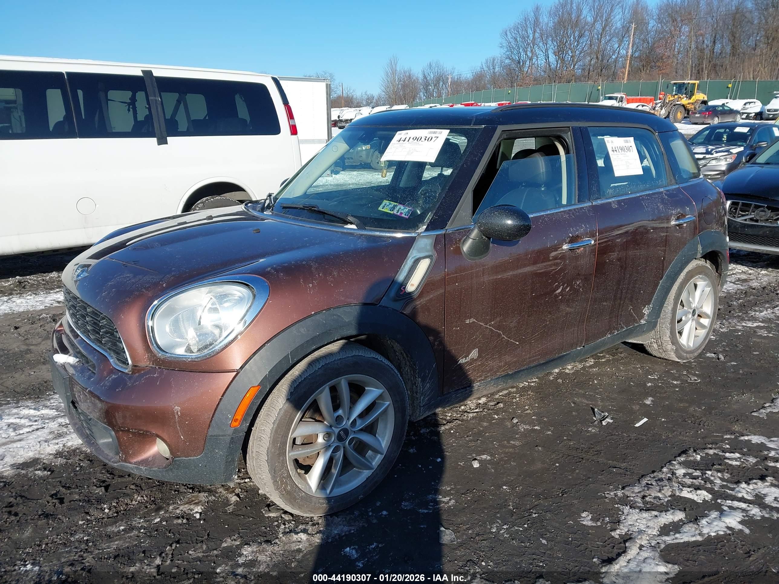 MINI COUNTRYMAN image 2