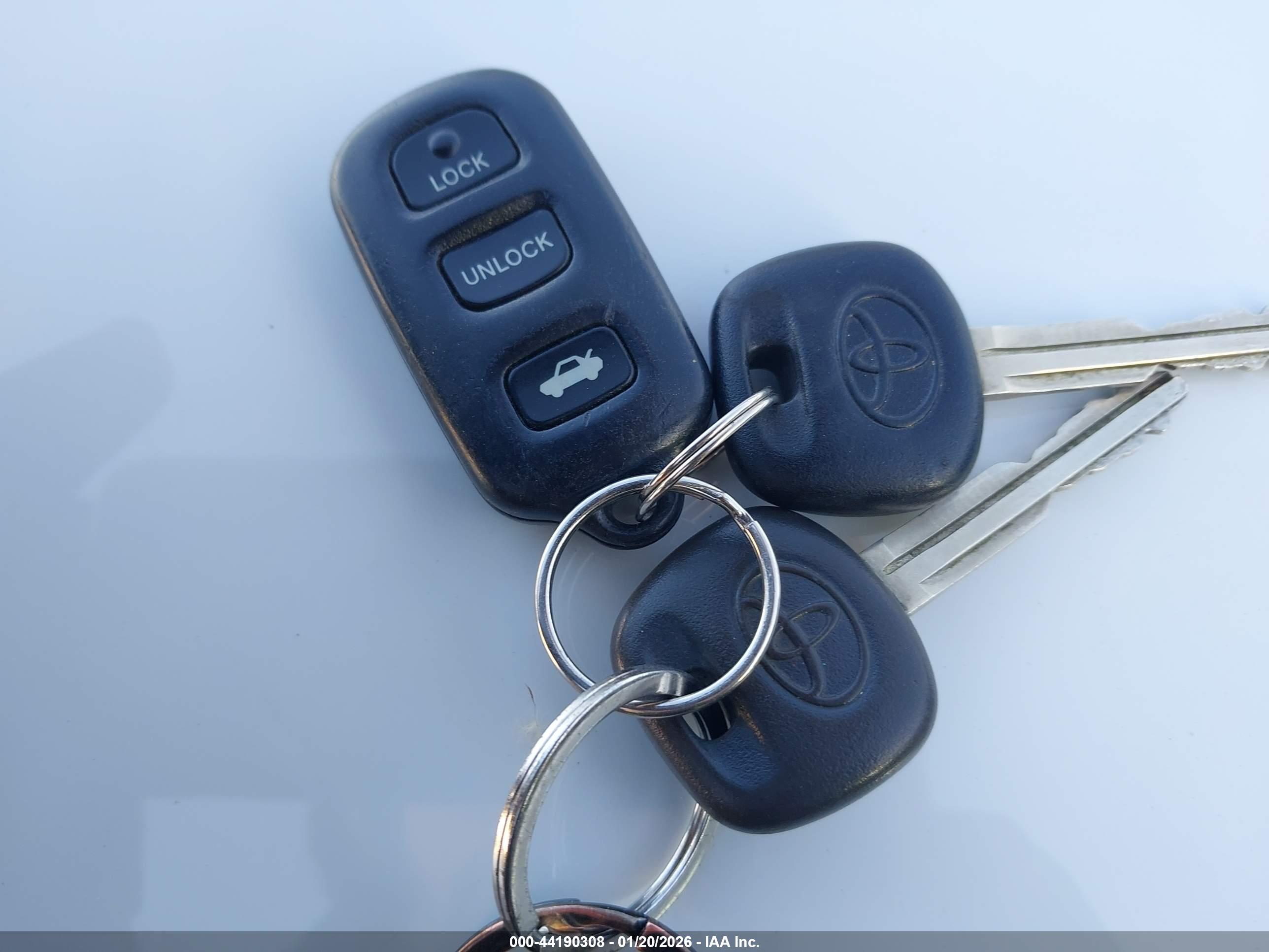 TOYOTA AVALON image 11