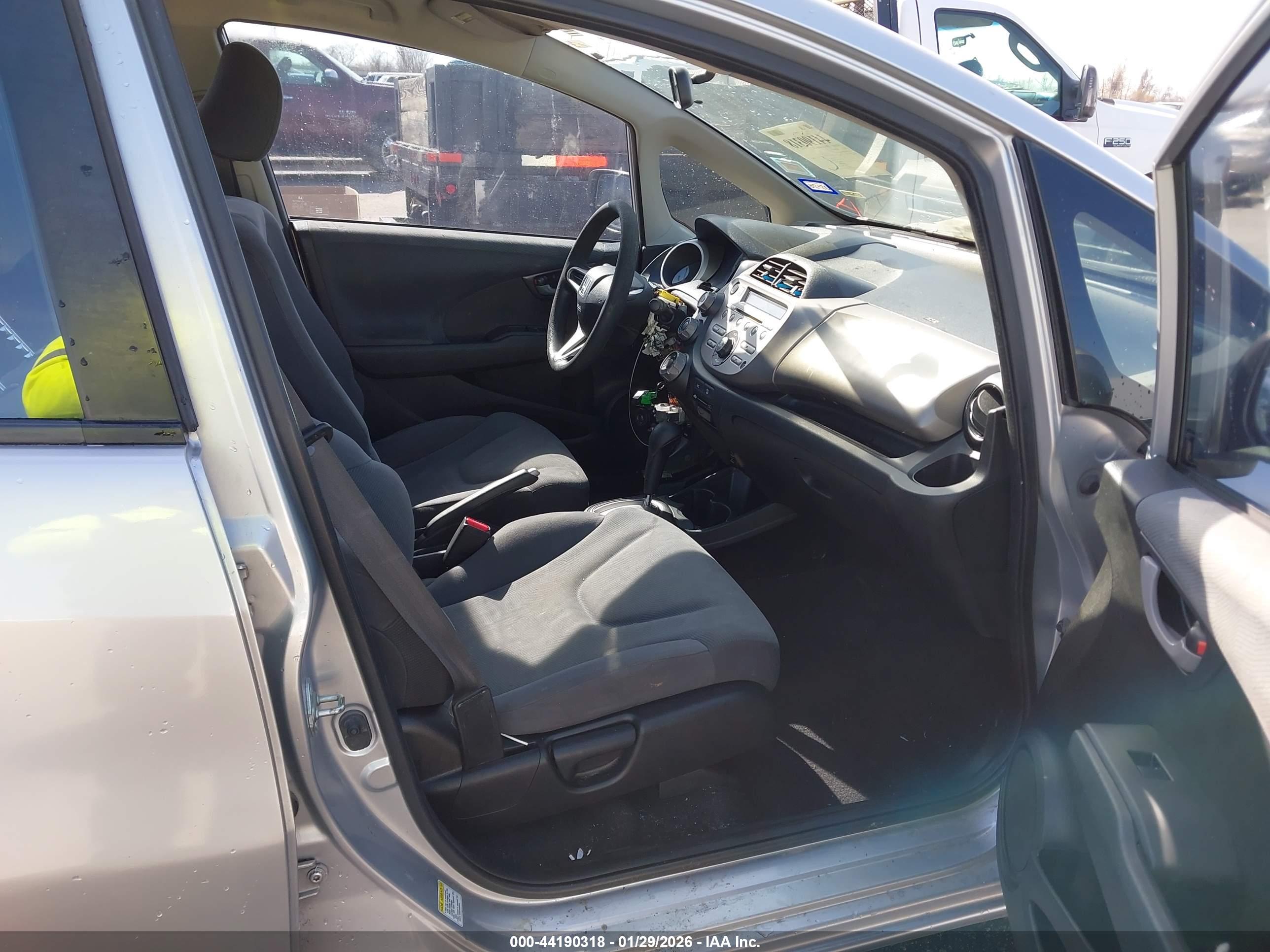 HONDA FIT image 5