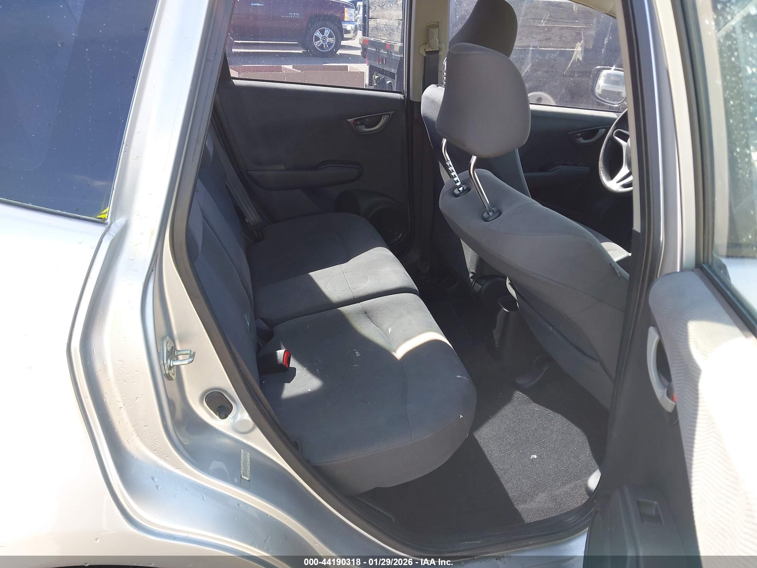 HONDA FIT image 8