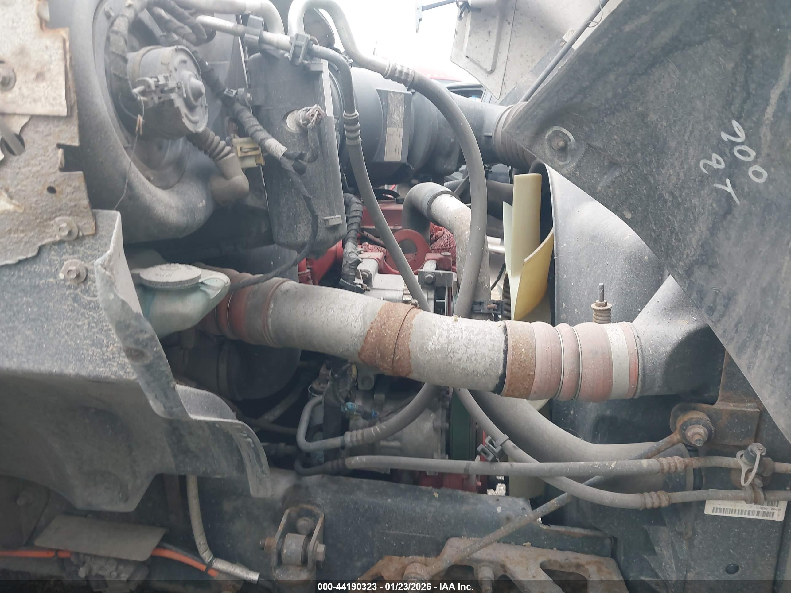 FORD F-650 image 10