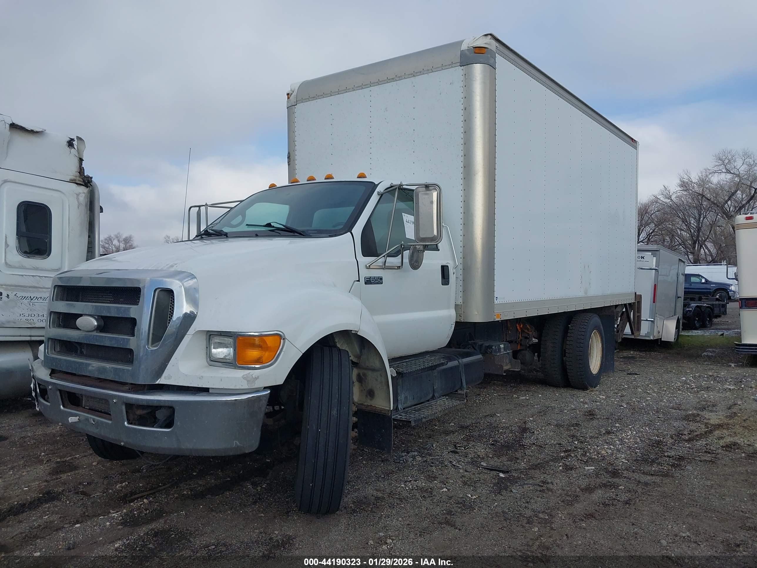 FORD F-650 image 2