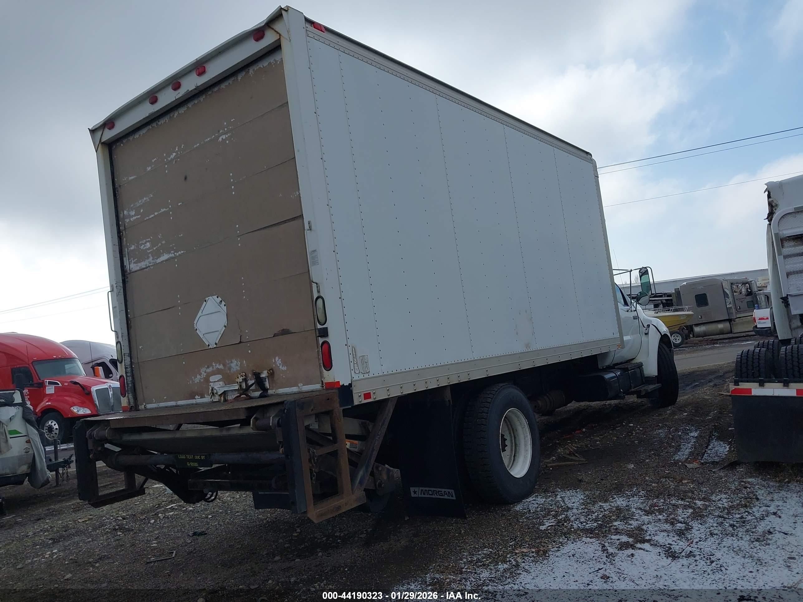 FORD F-650 image 4