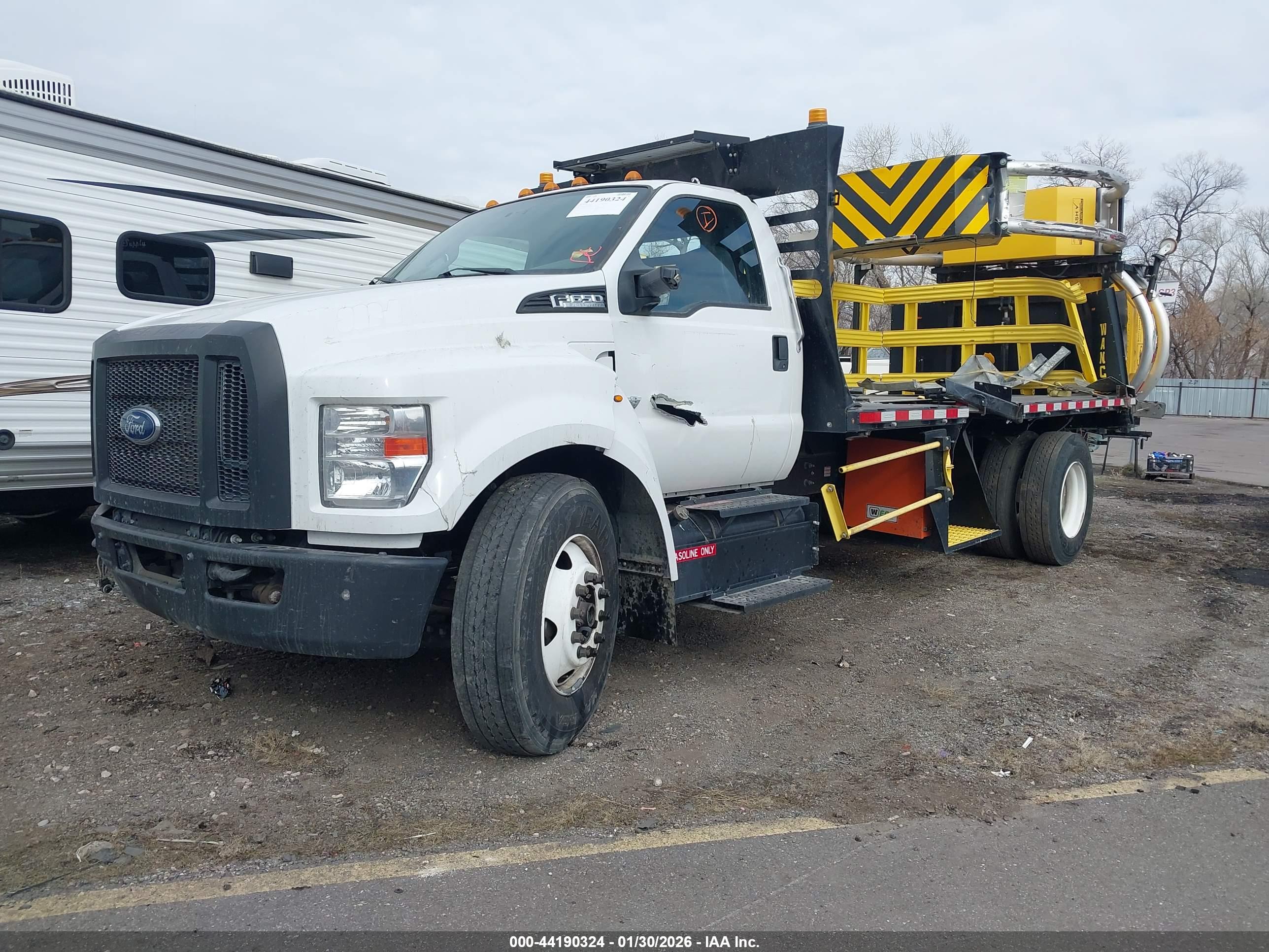 FORD F-650 image 2
