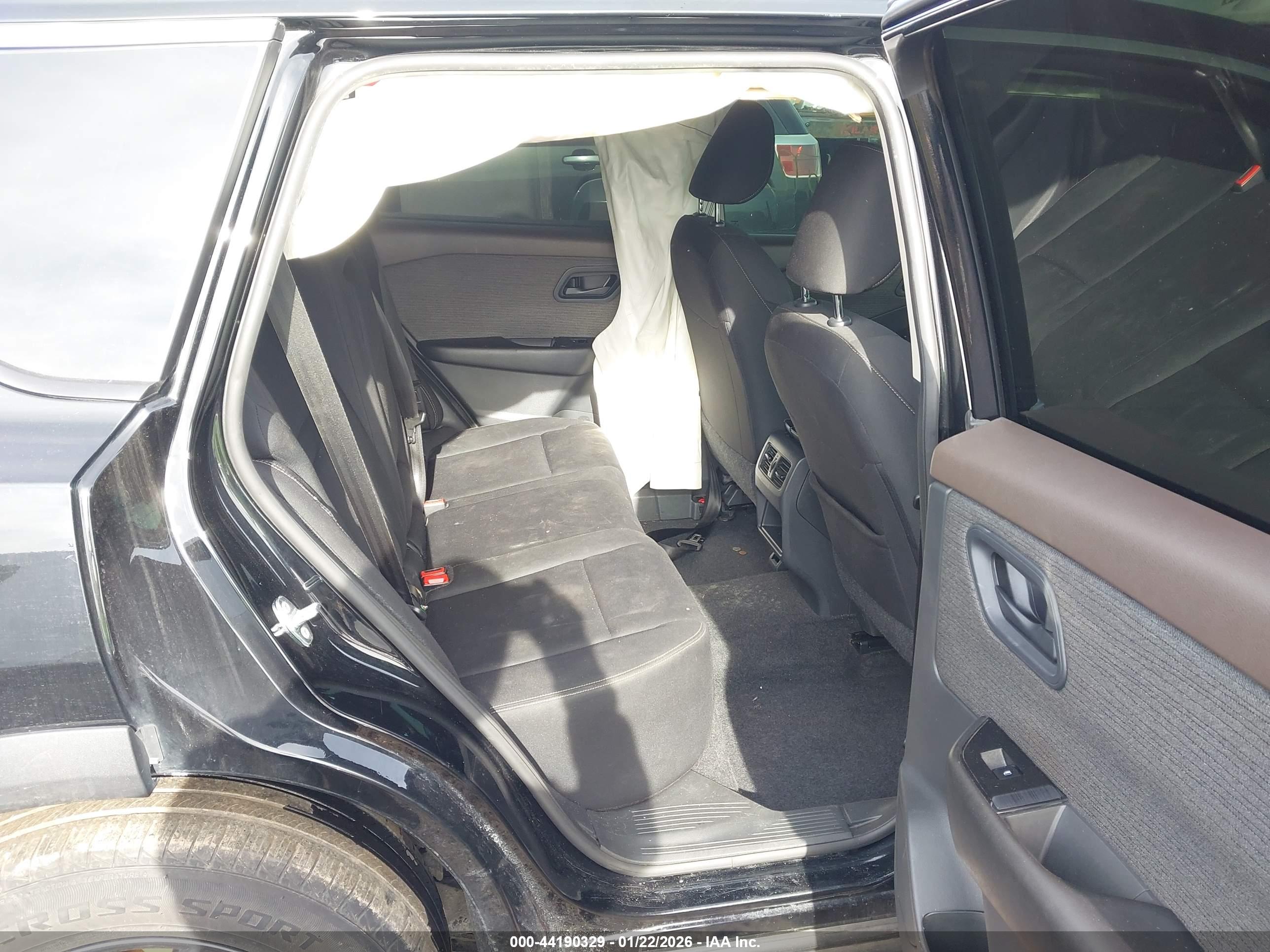 NISSAN ROGUE image 8