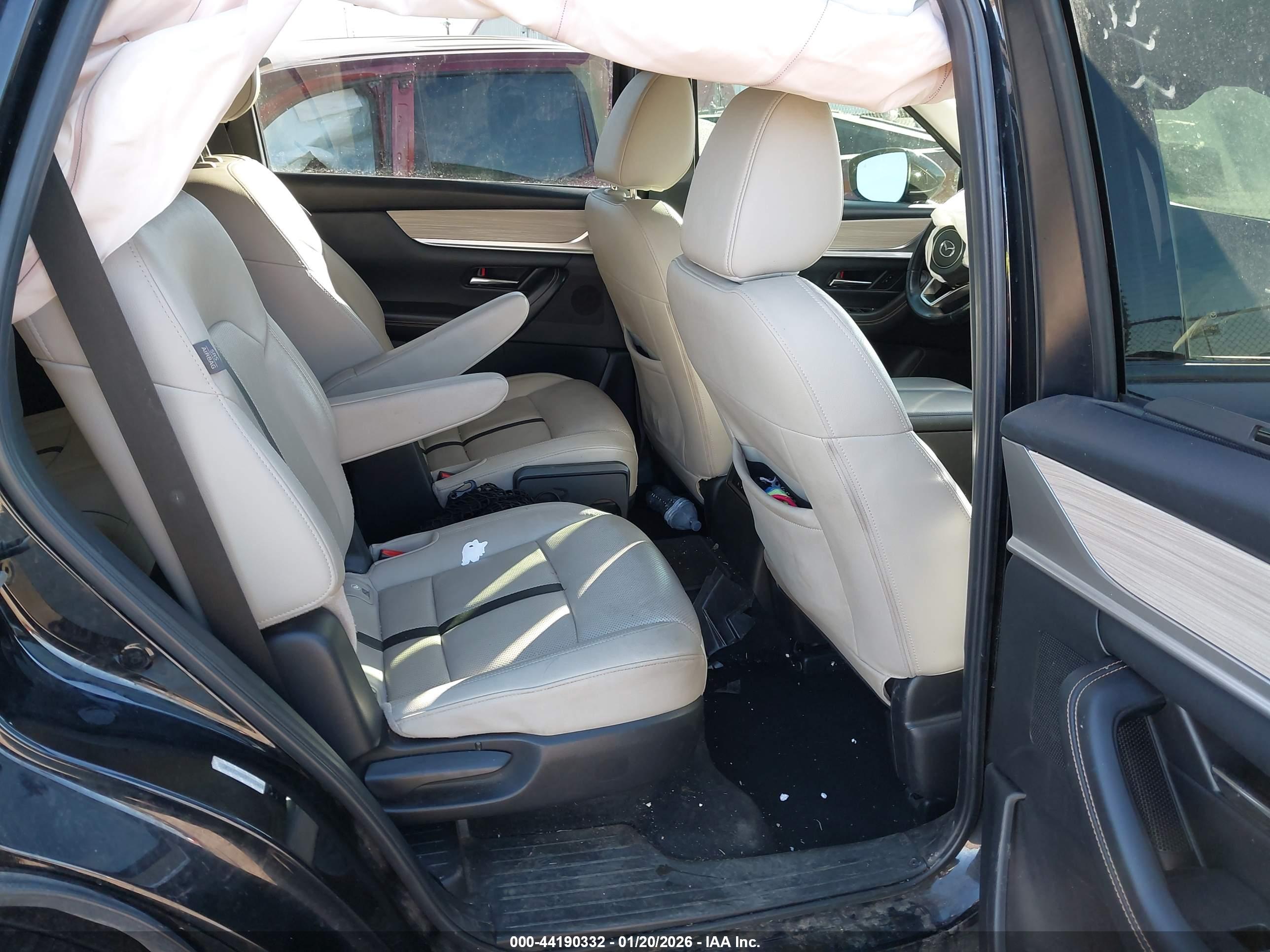 MAZDA CX-90 image 8
