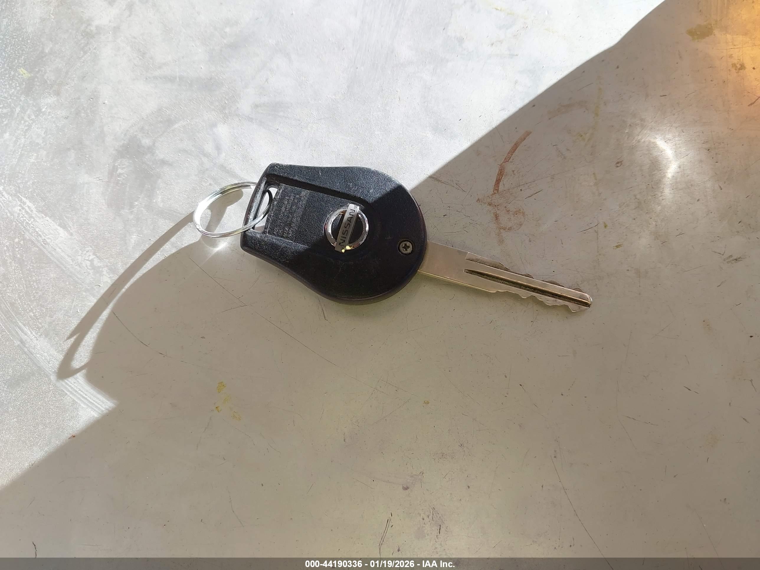 NISSAN VERSA image 11