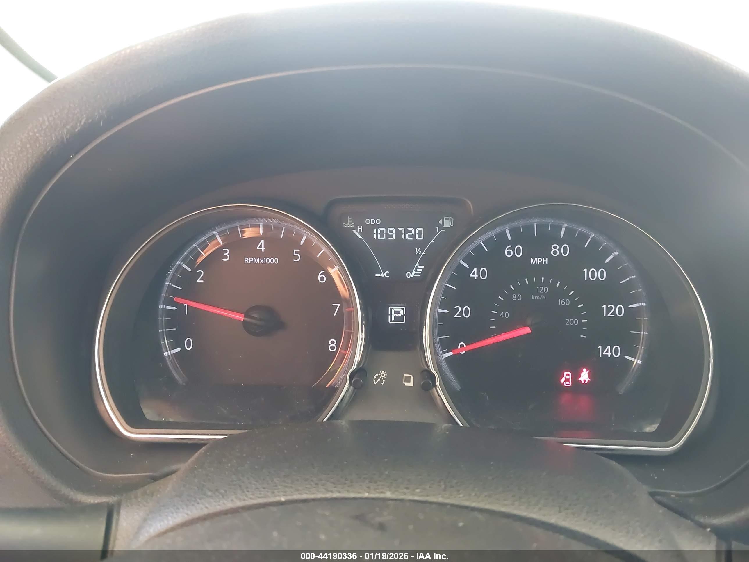 NISSAN VERSA image 7