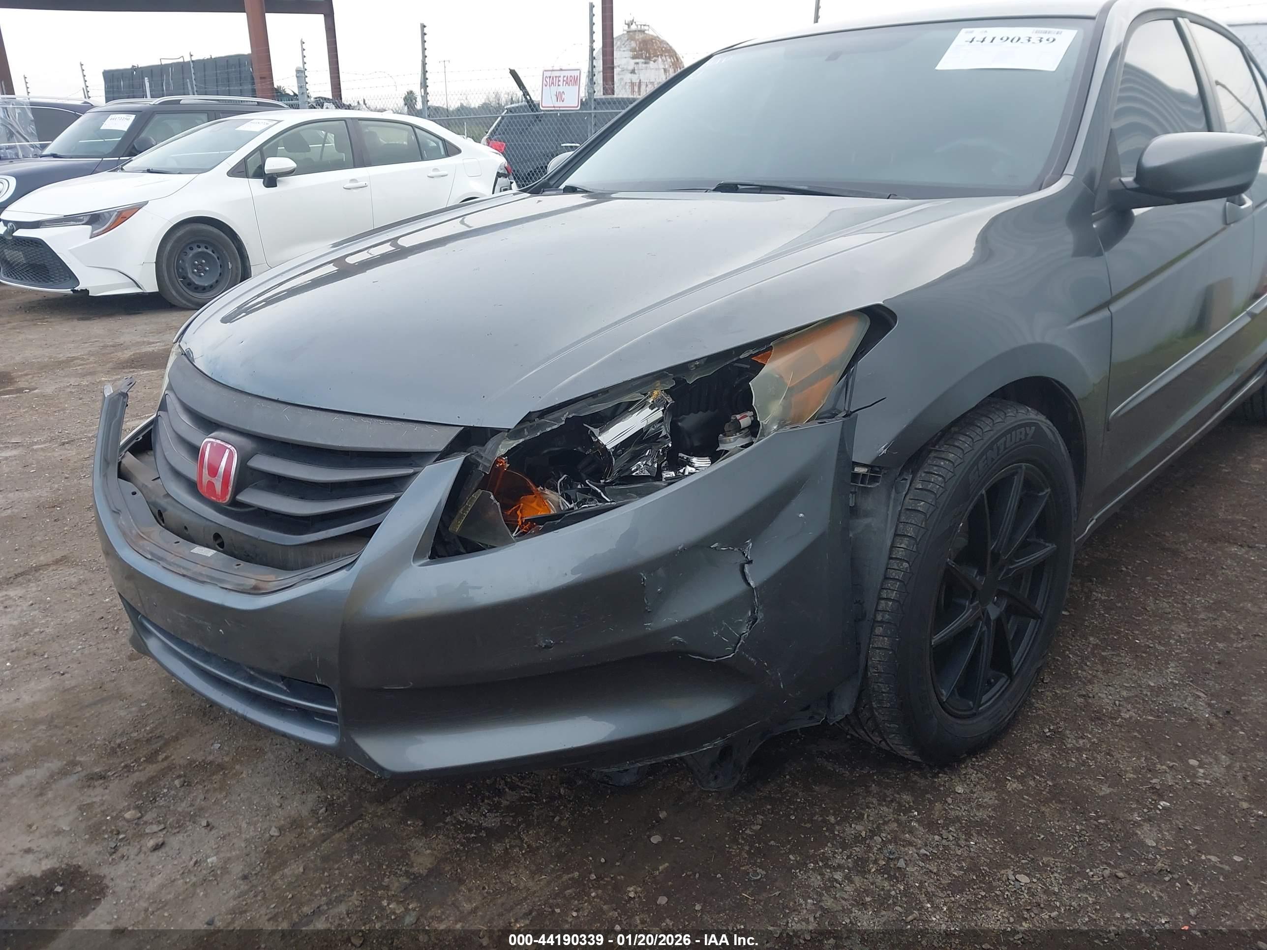 HONDA ACCORD image 6