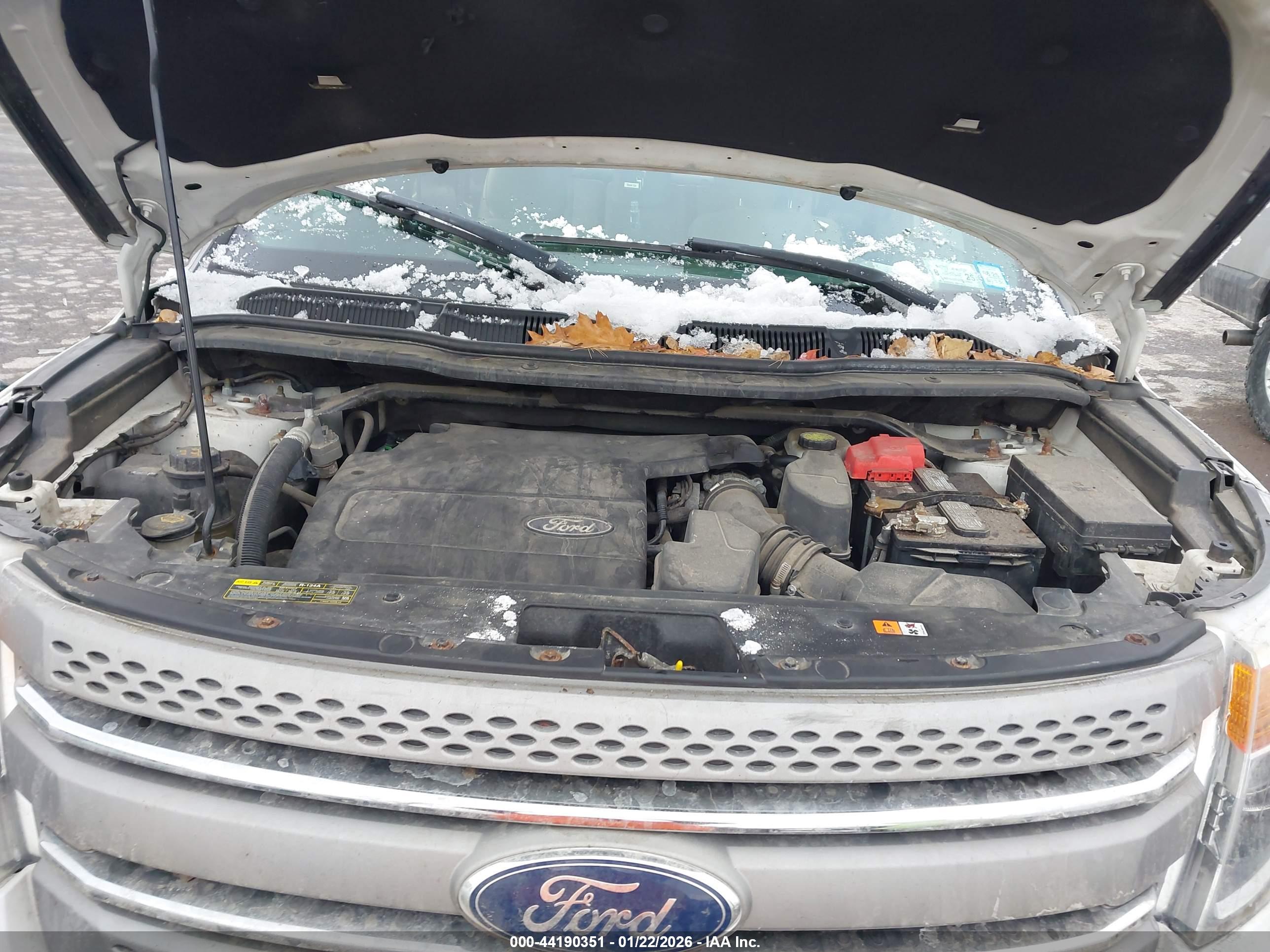 FORD EXPLORER image 10