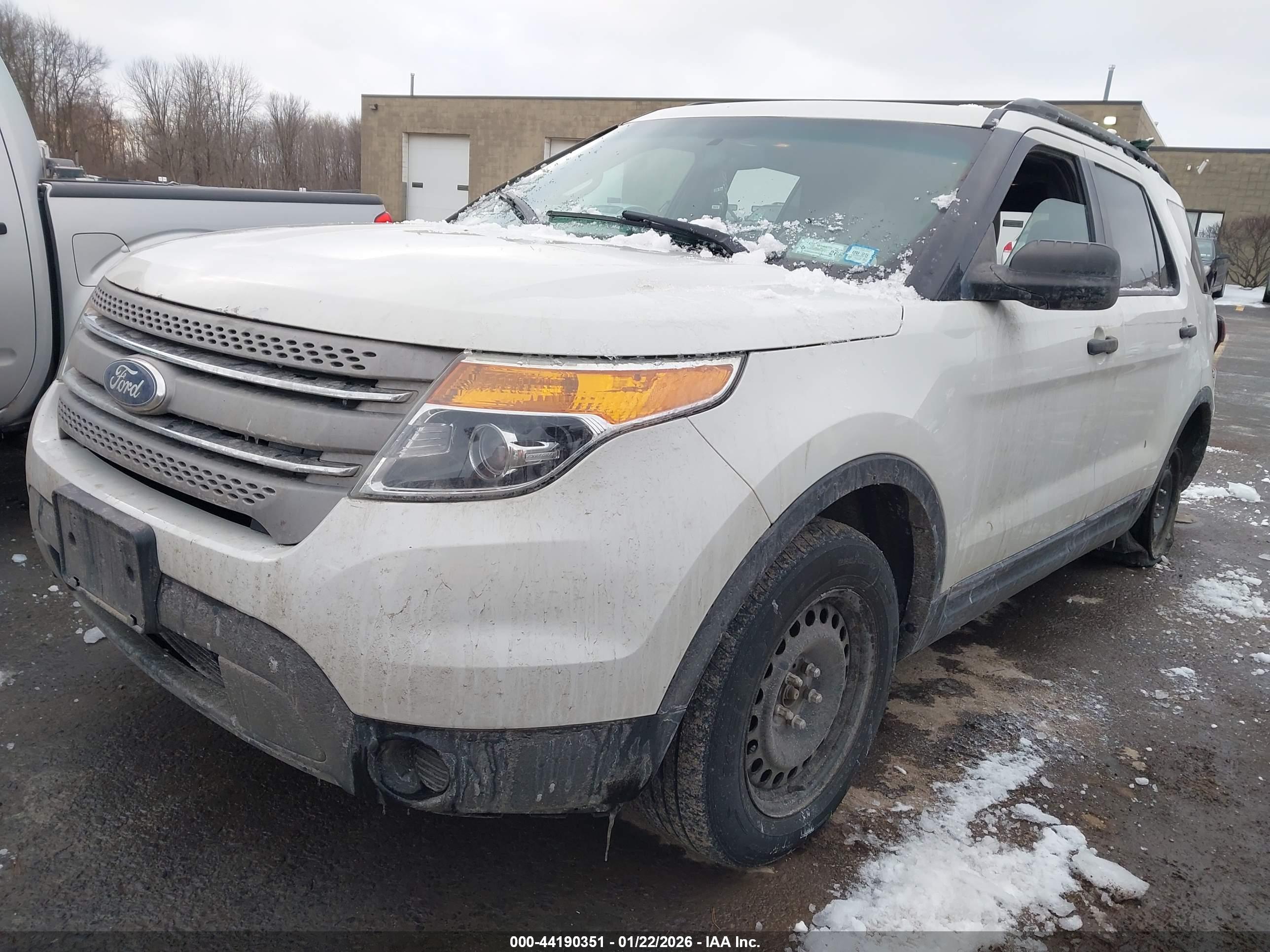 FORD EXPLORER image 2