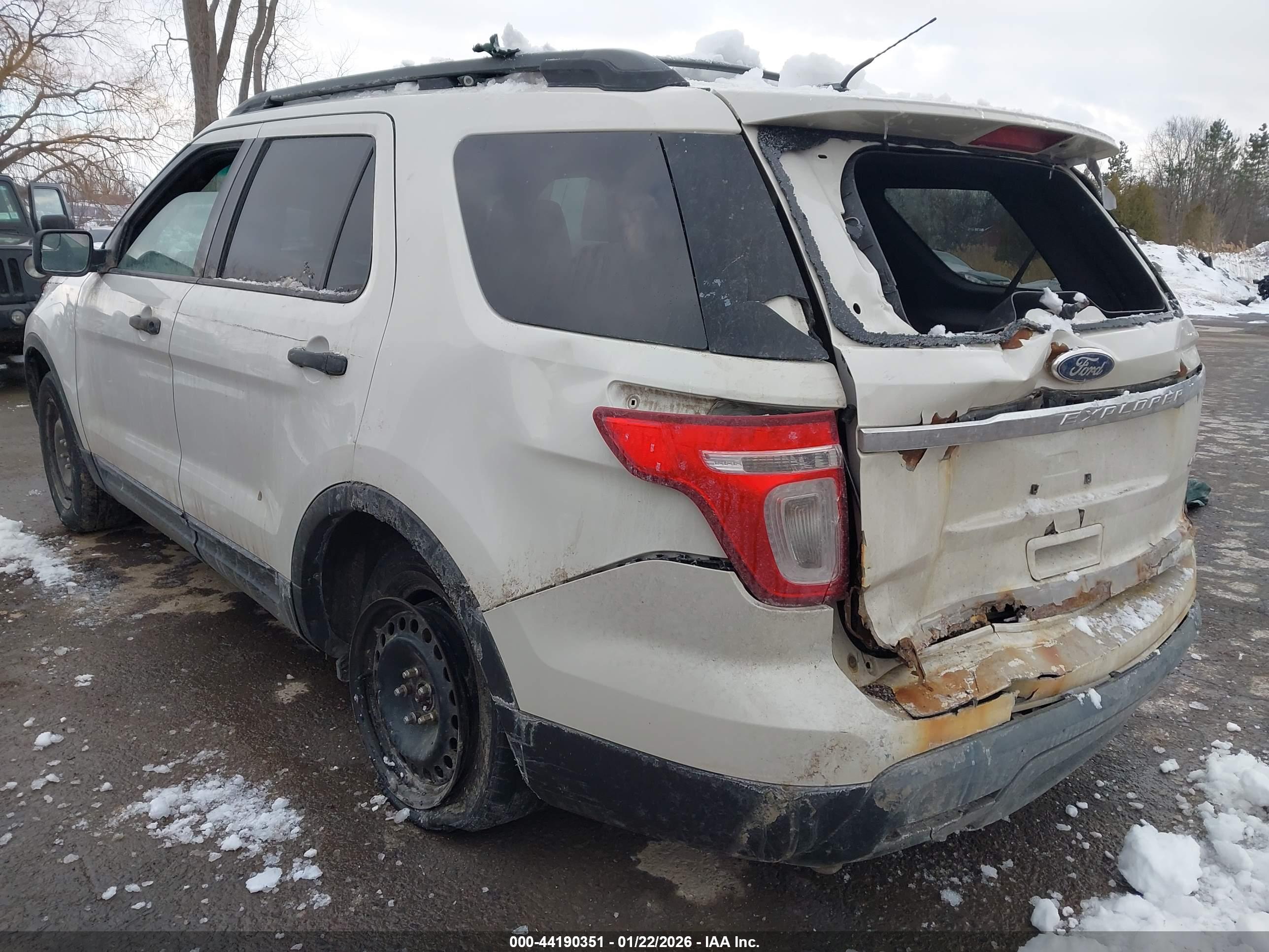 FORD EXPLORER image 3