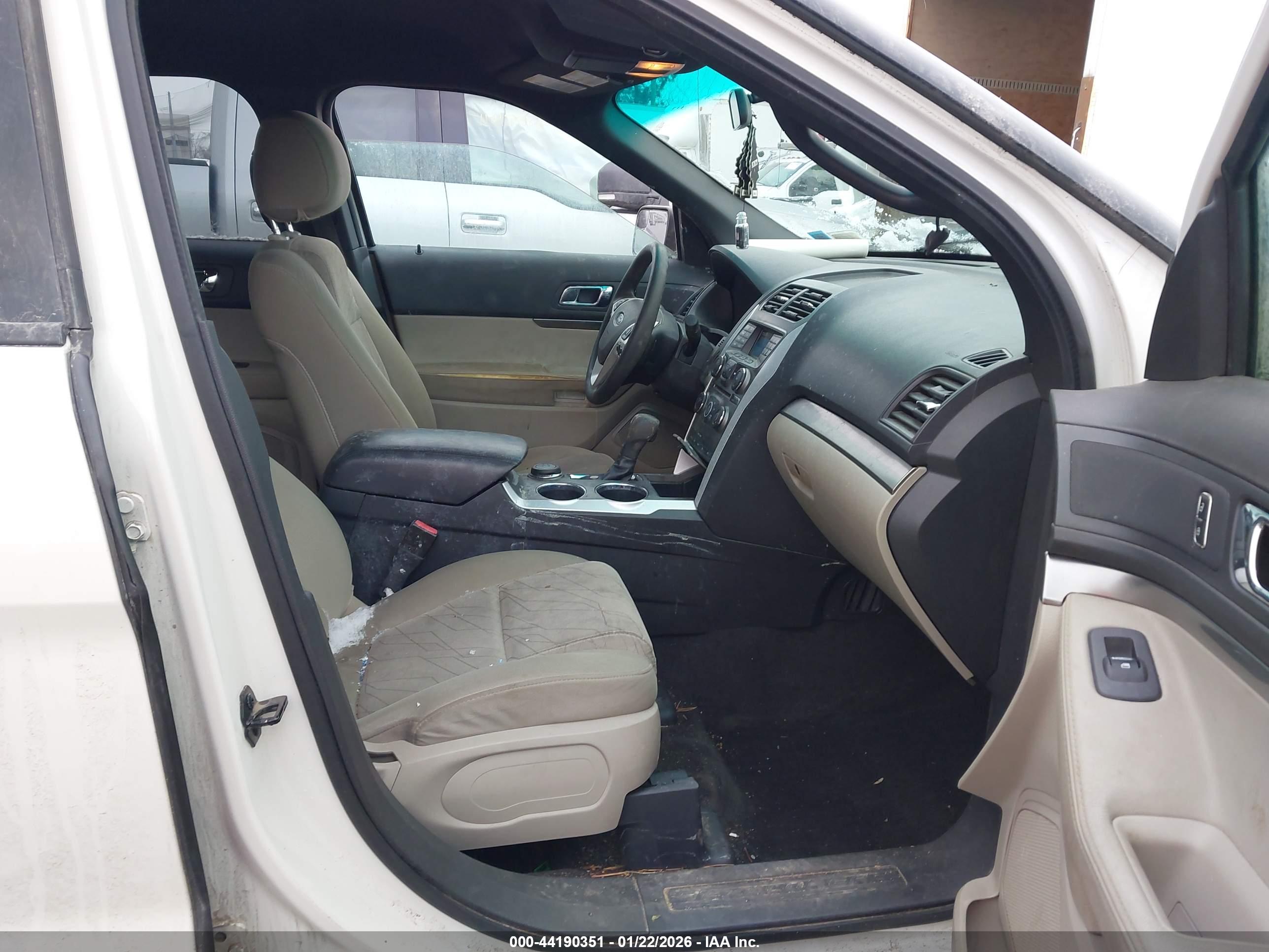 FORD EXPLORER image 5