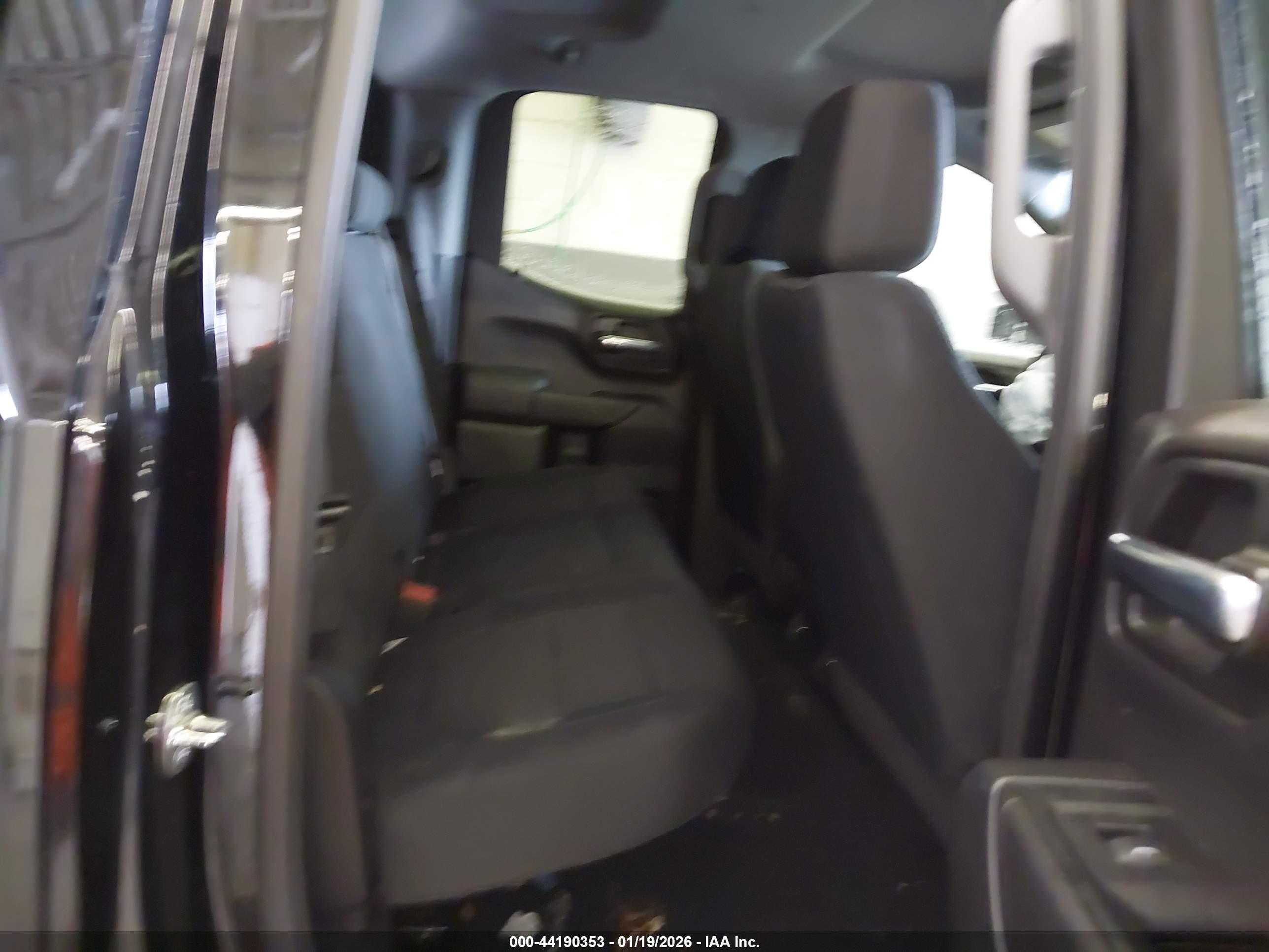 CHEVROLET SILVERADO image 8