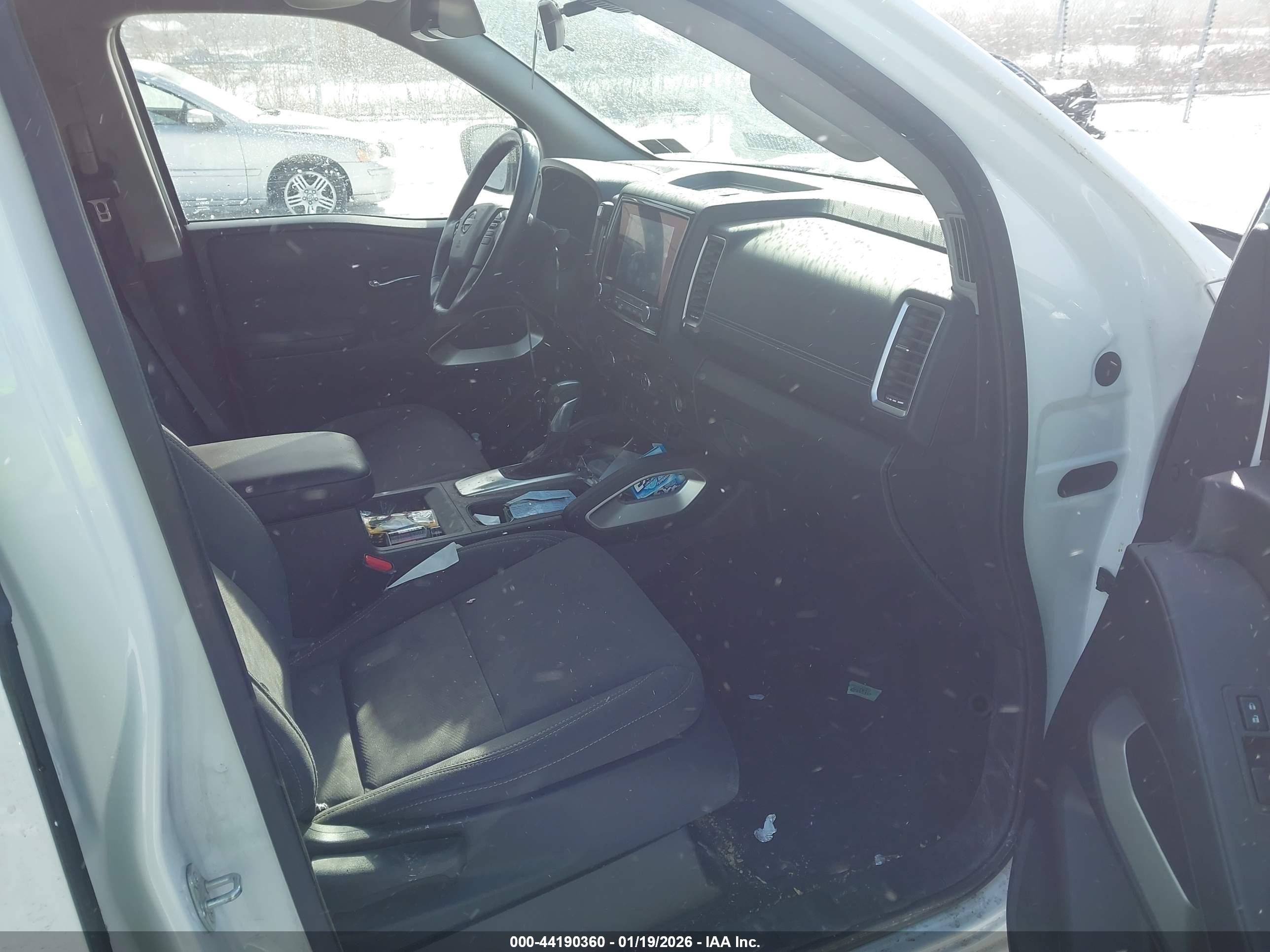 NISSAN FRONTIER image 5