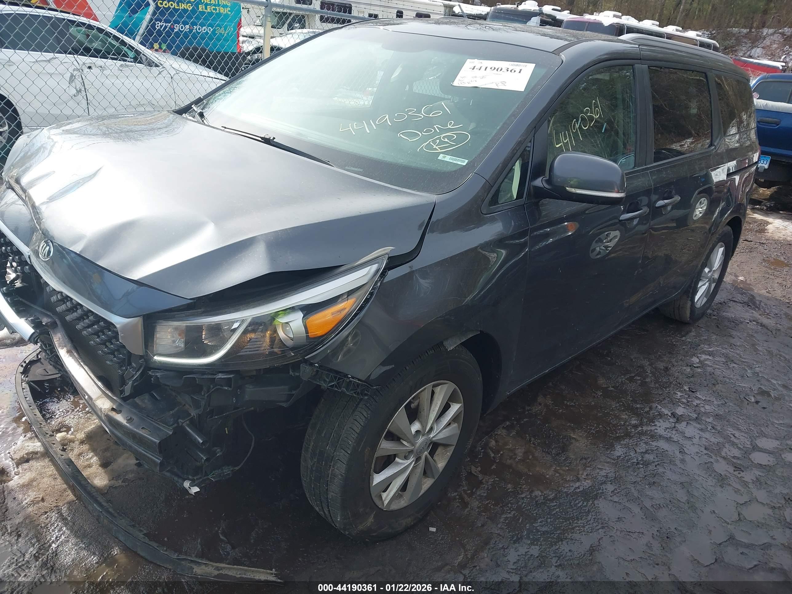 KIA SEDONA image 2