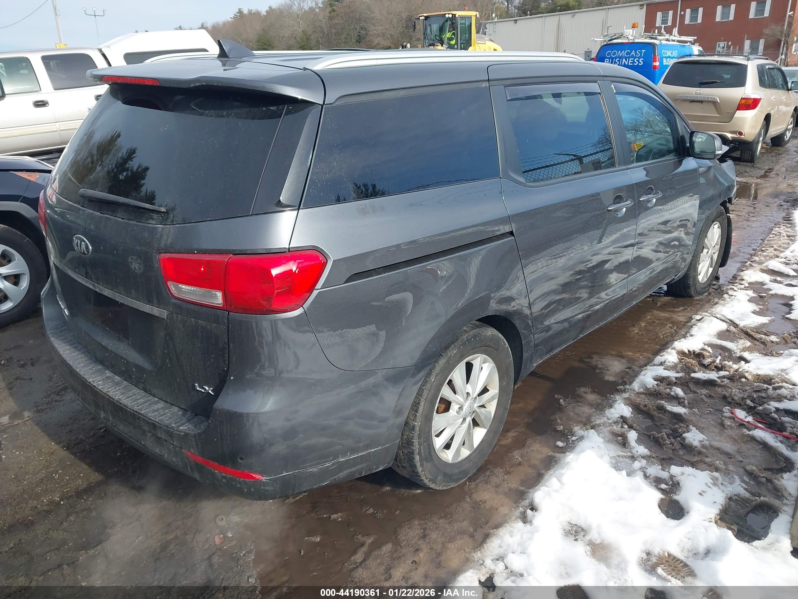 KIA SEDONA image 4