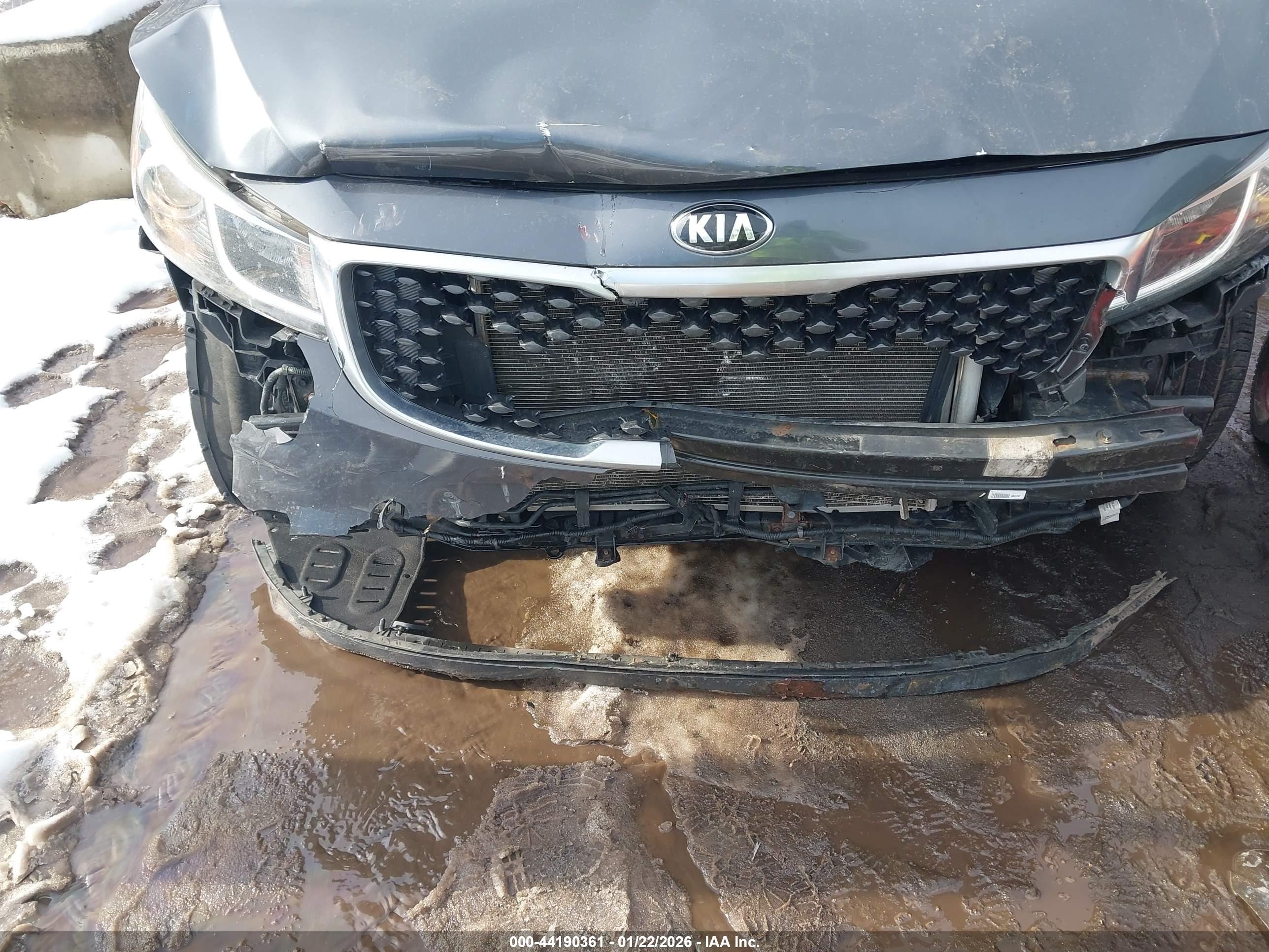 KIA SEDONA image 6