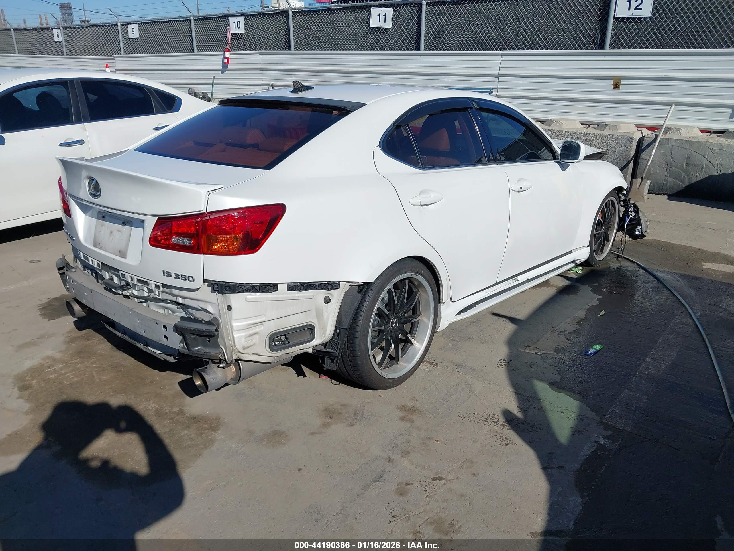 LEXUS IS image 4