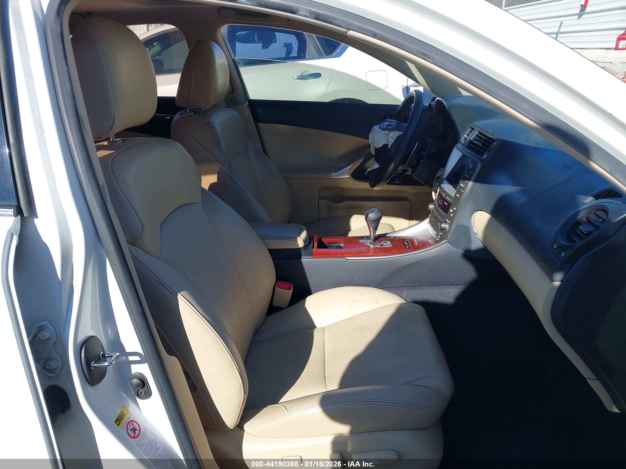 LEXUS IS image 5