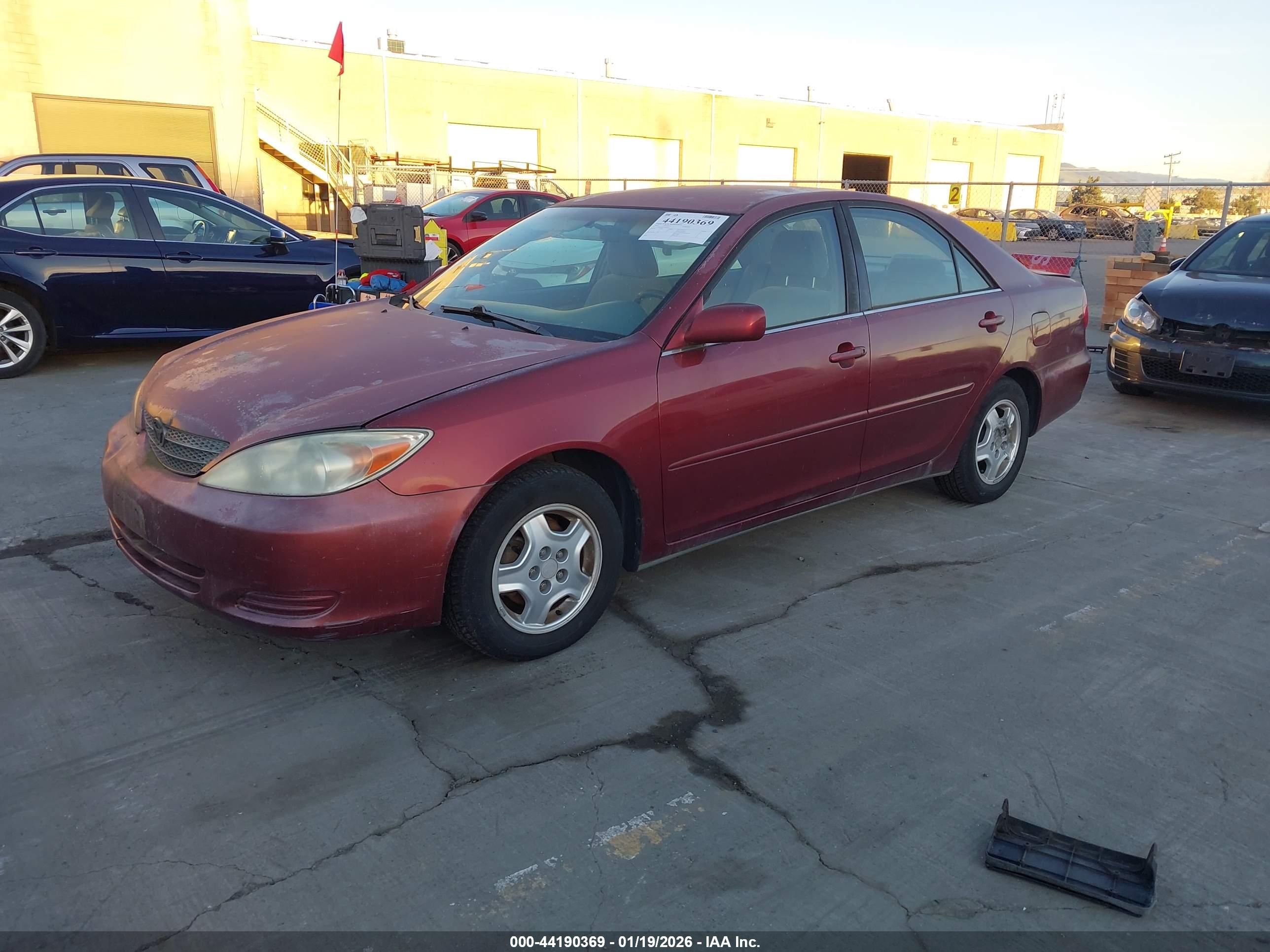 TOYOTA CAMRY image 2