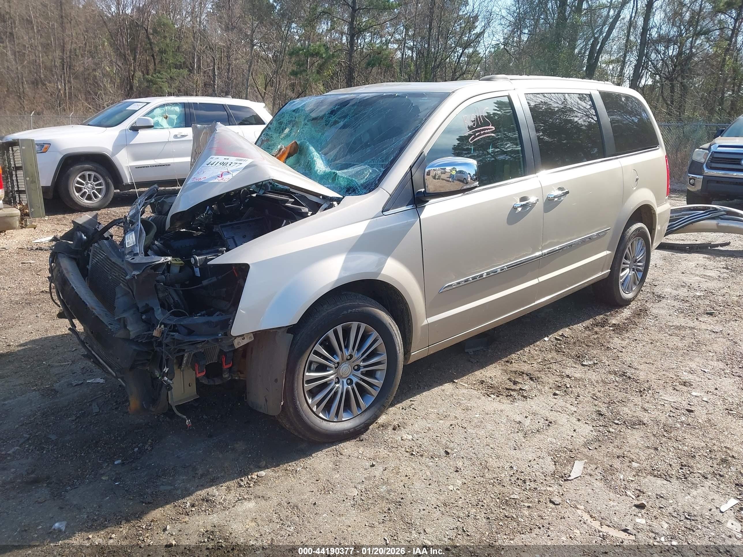 CHRYSLER TOWN image 2
