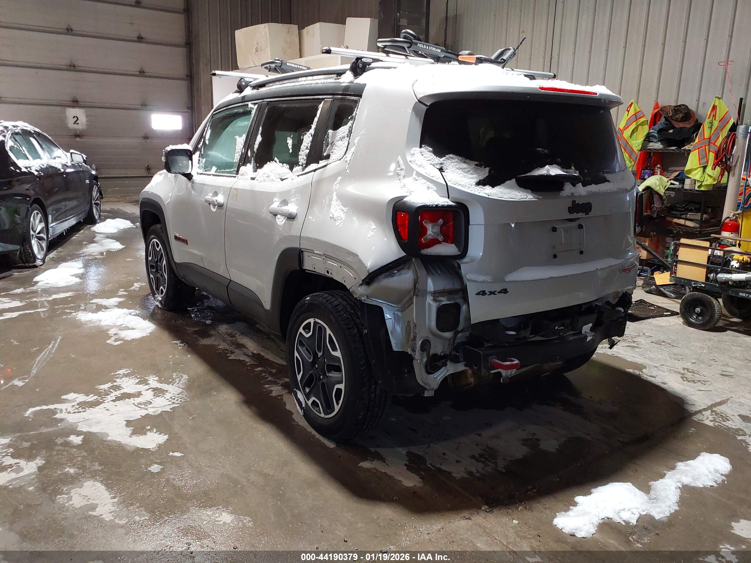 JEEP RENEGADE image 3