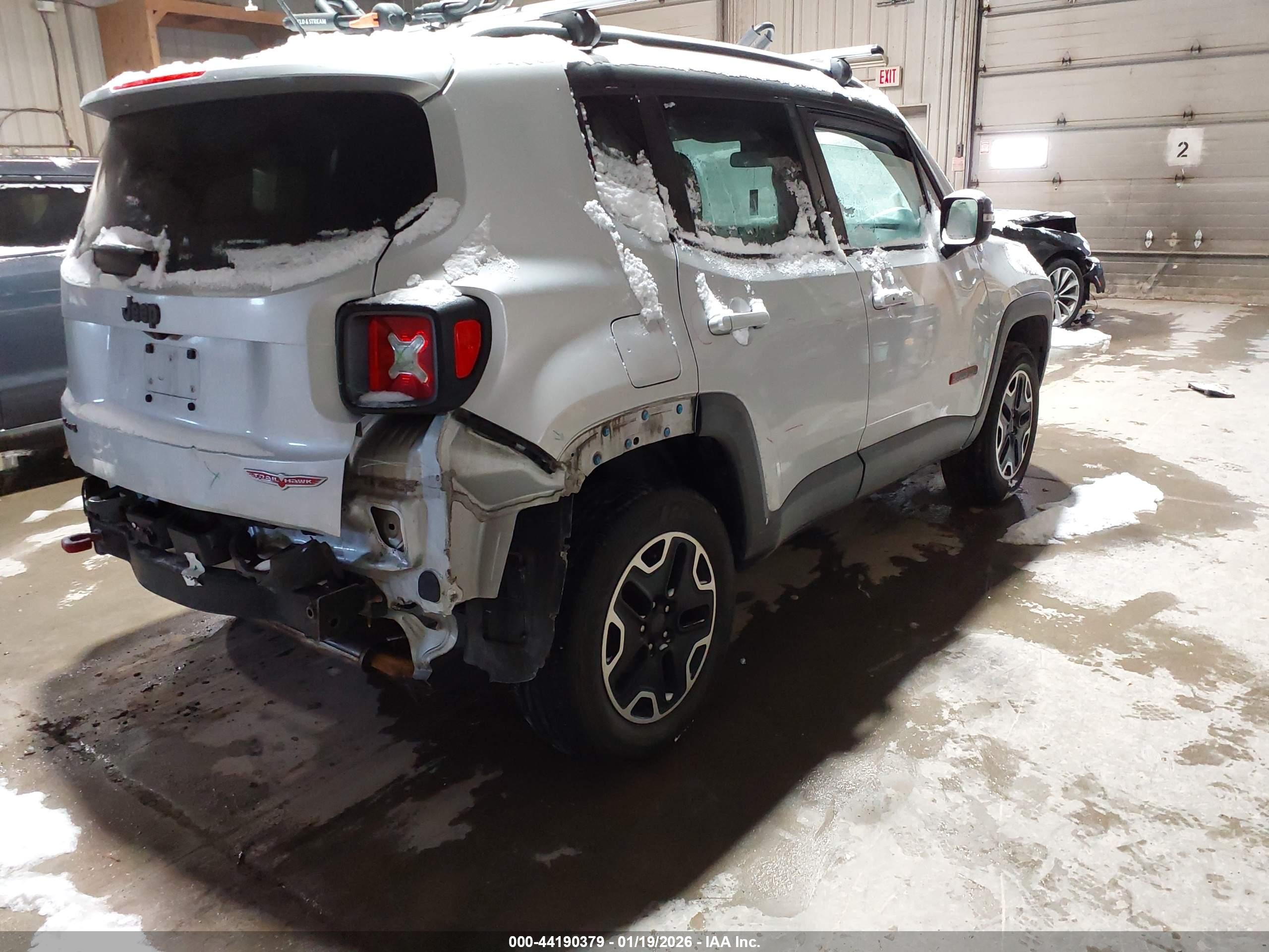 JEEP RENEGADE image 4