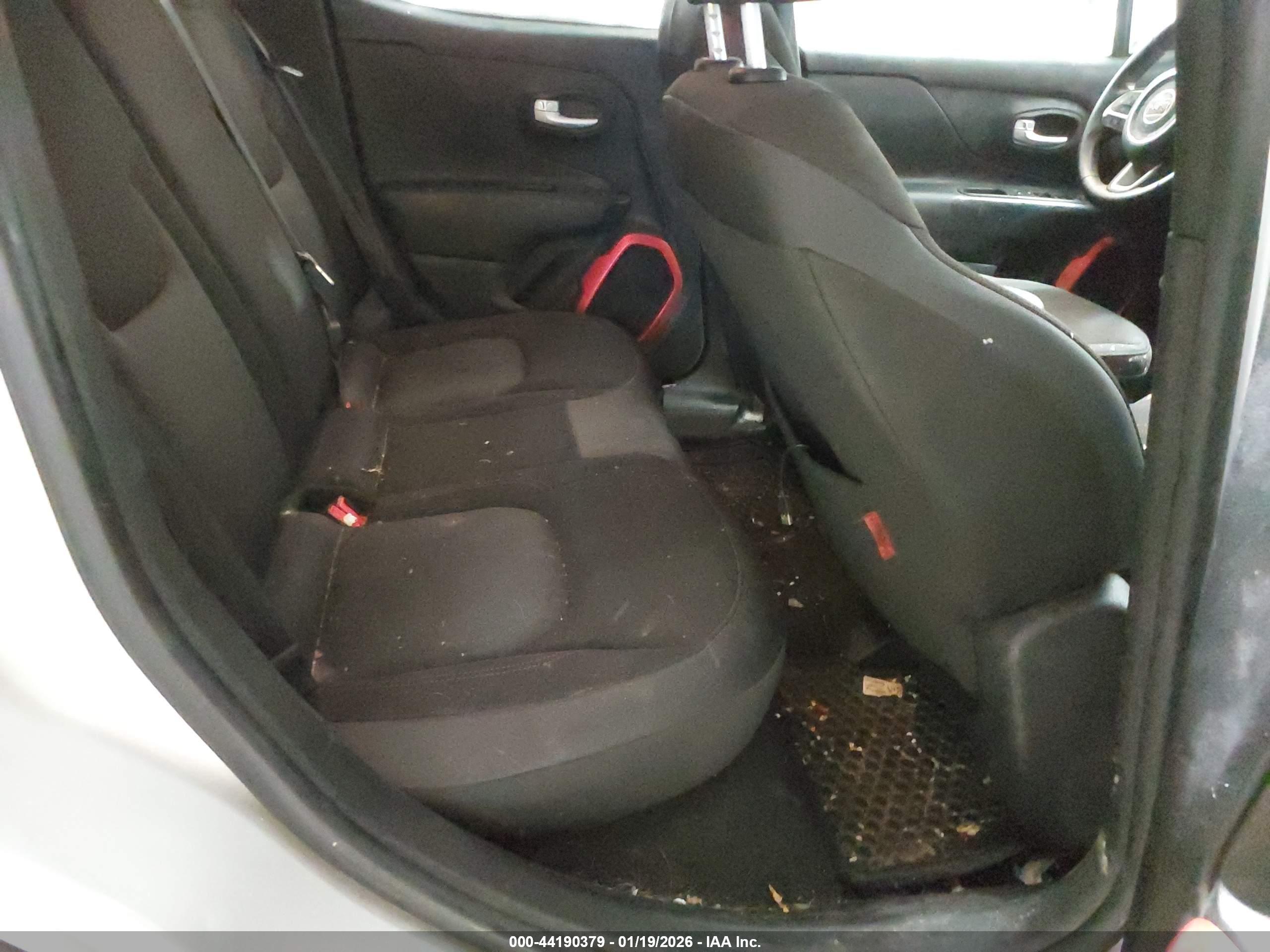 JEEP RENEGADE image 8