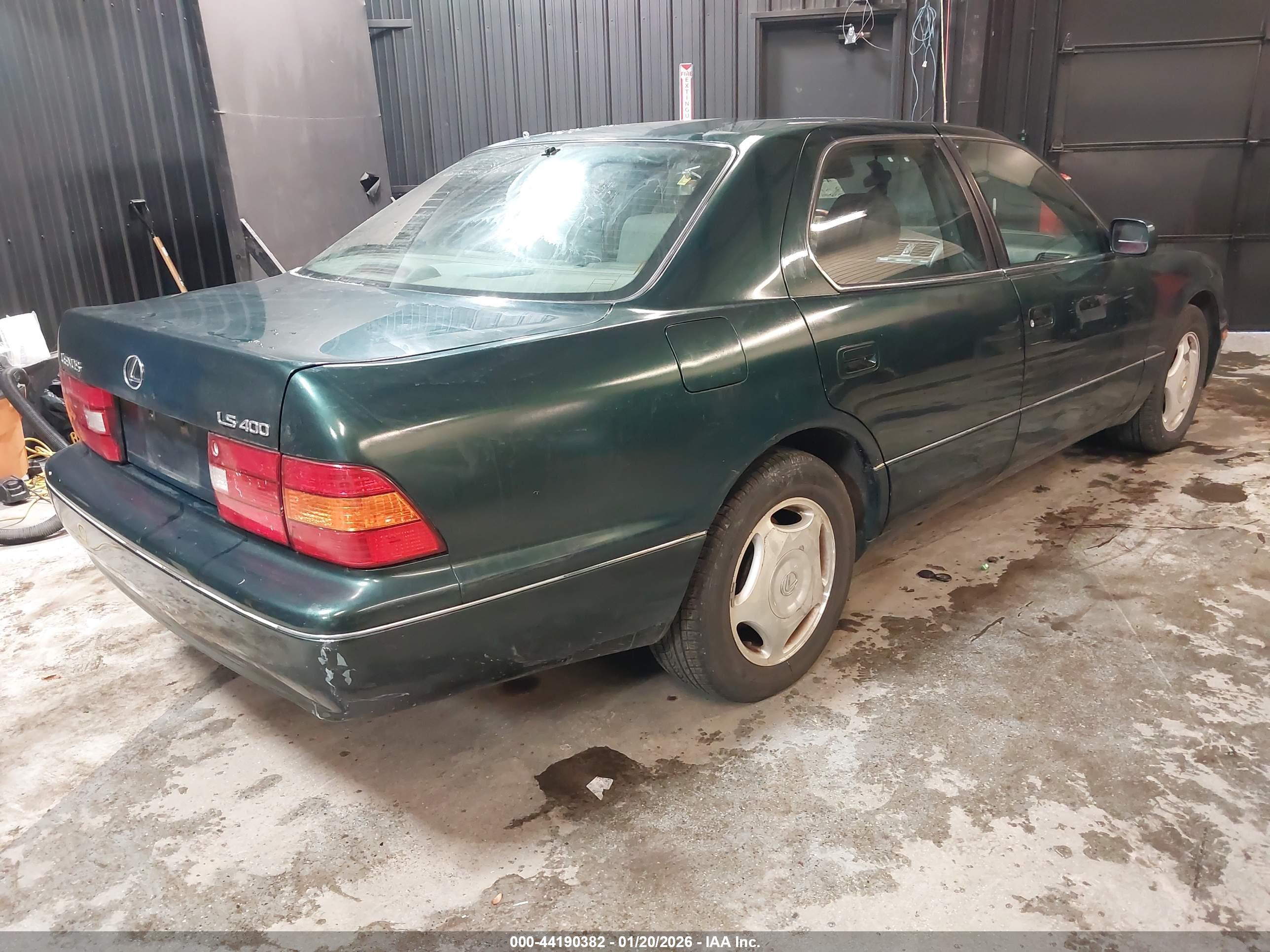 LEXUS LS image 4