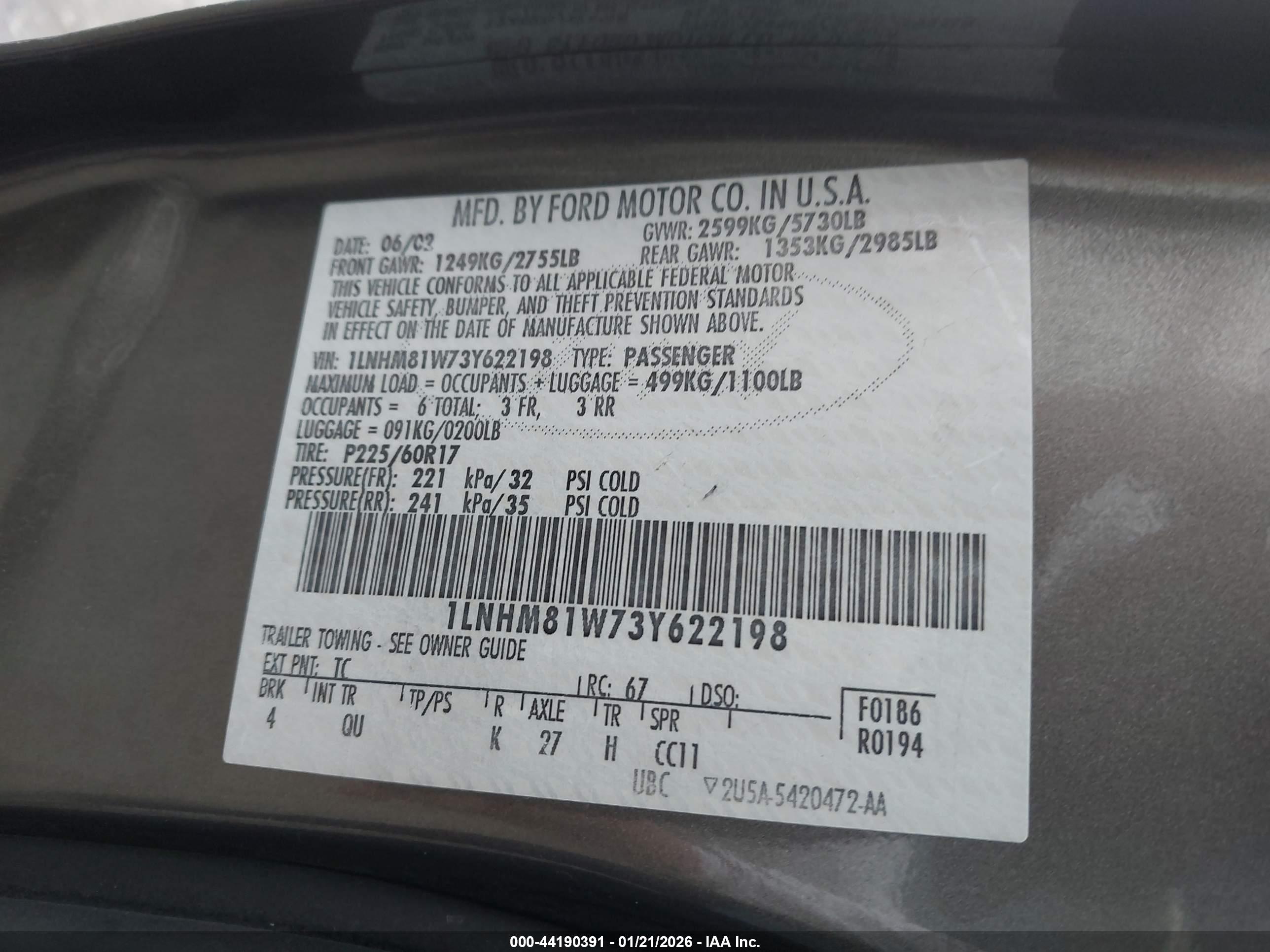 LINCOLN TOWN image 9